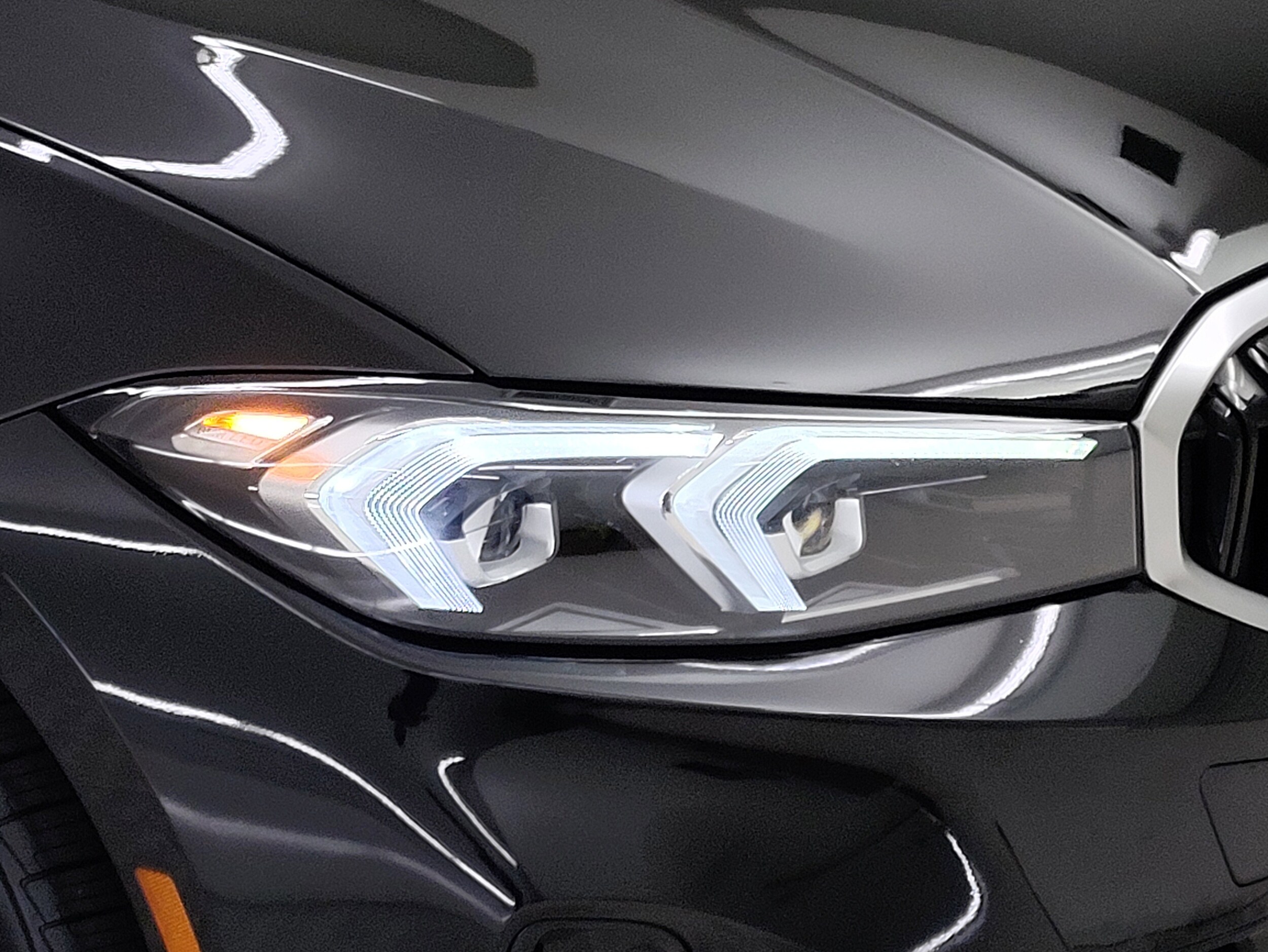 2023 Bmw 330i photo 2
