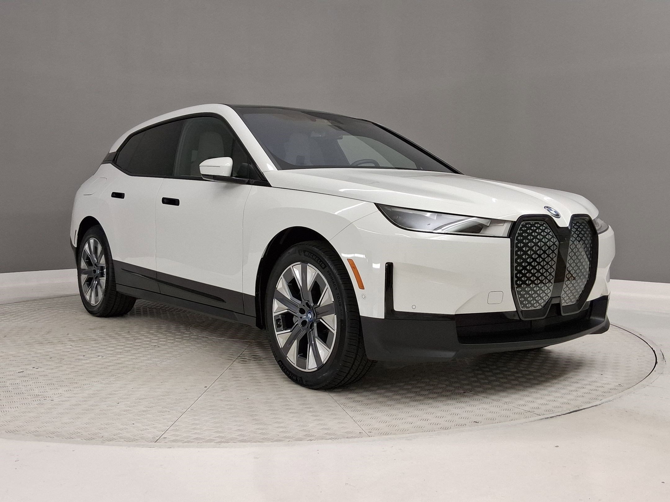 2023 BMW iX xDrive50 photo 4