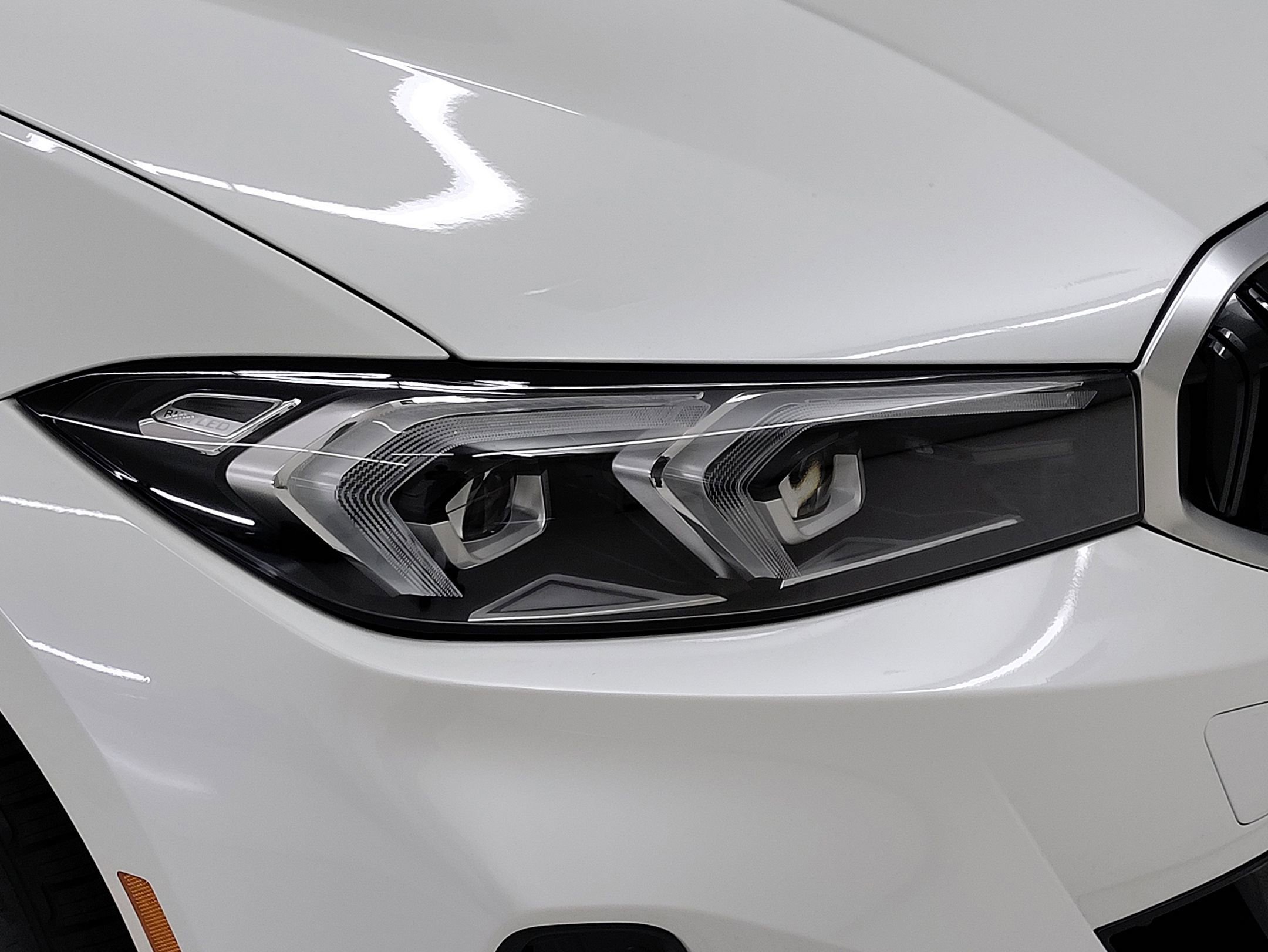 2026 Bmw 330i Sedan photo 3