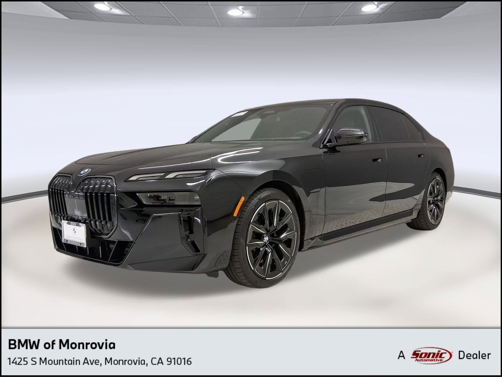 2025 BMW 7 Series 750e xDrive Sedan's photo