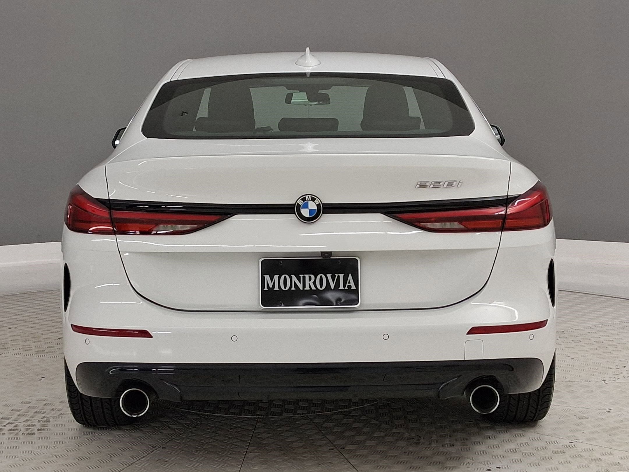 2022 BMW 228i sDrive photo 3