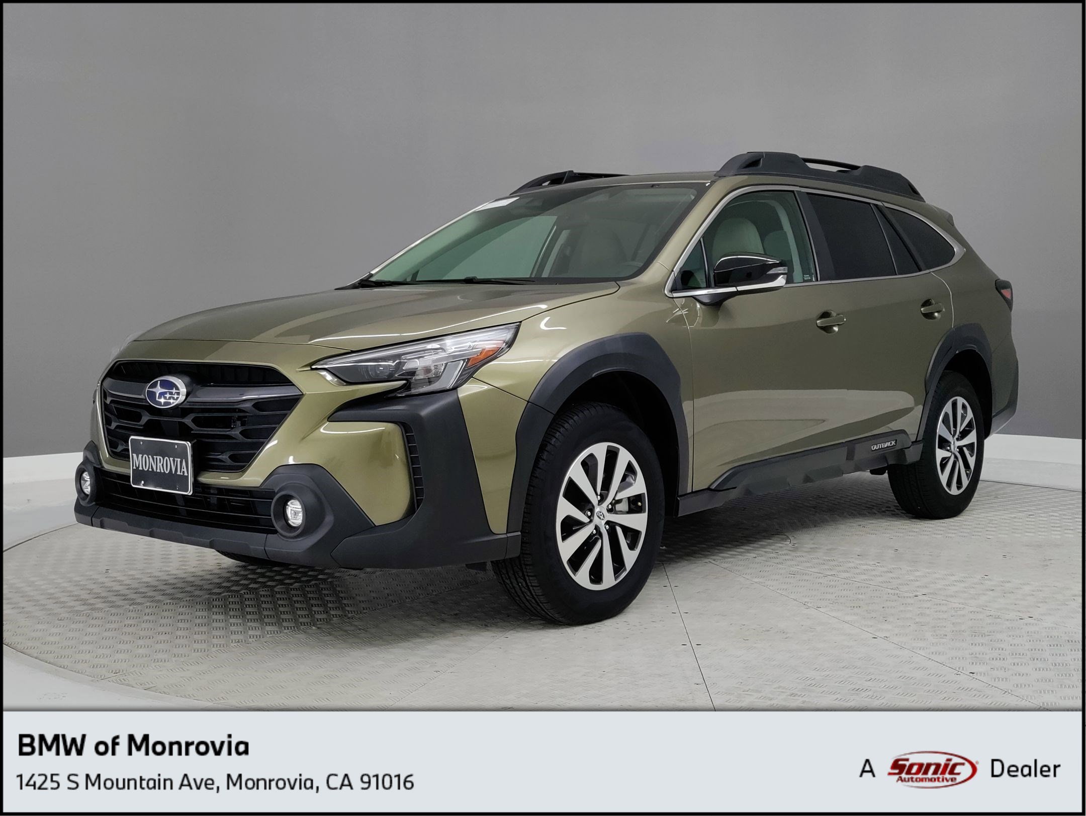2025 Subaru Outback Premium's photo