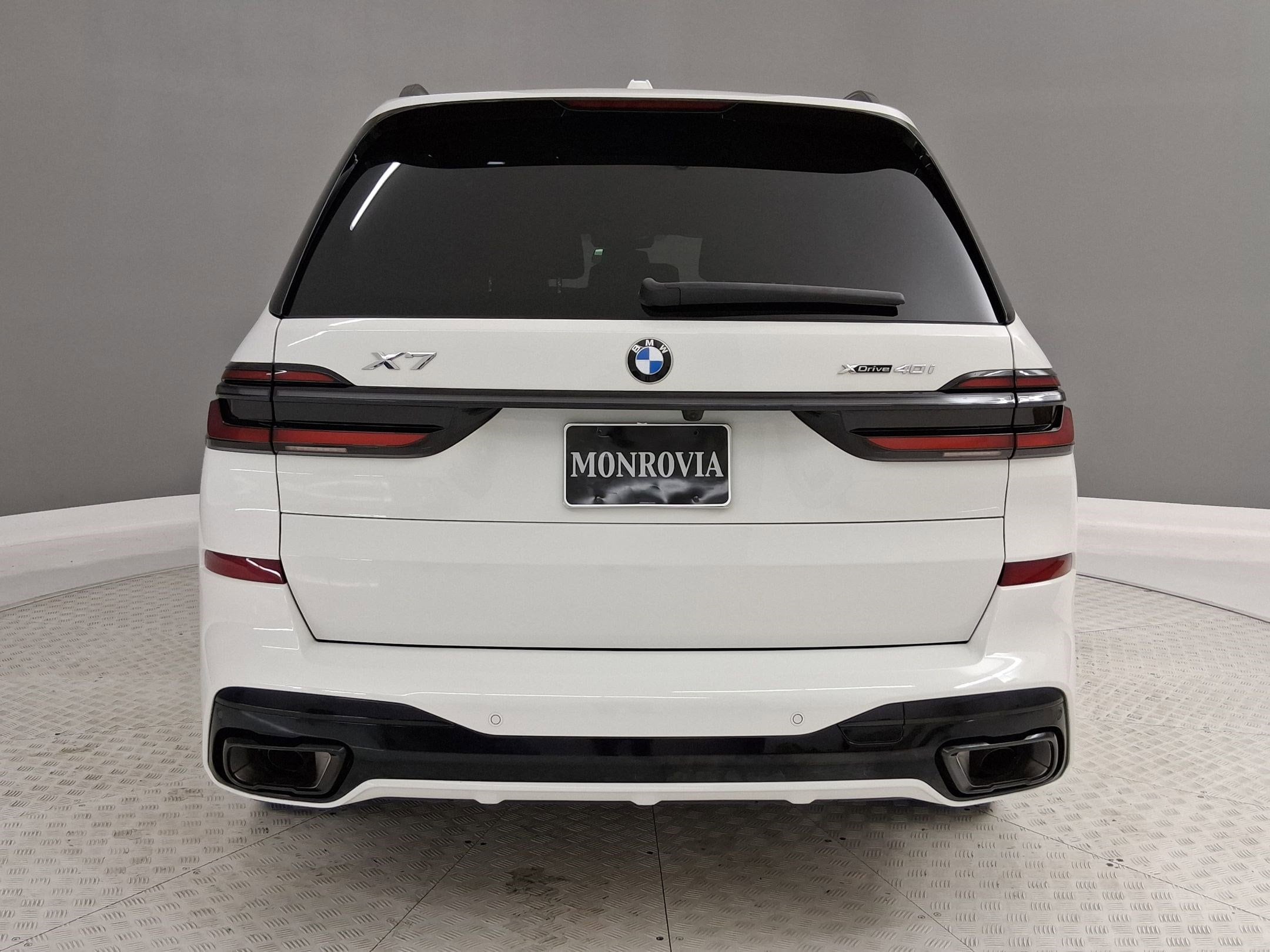 2024 BMW X7 xDrive40i photo 3