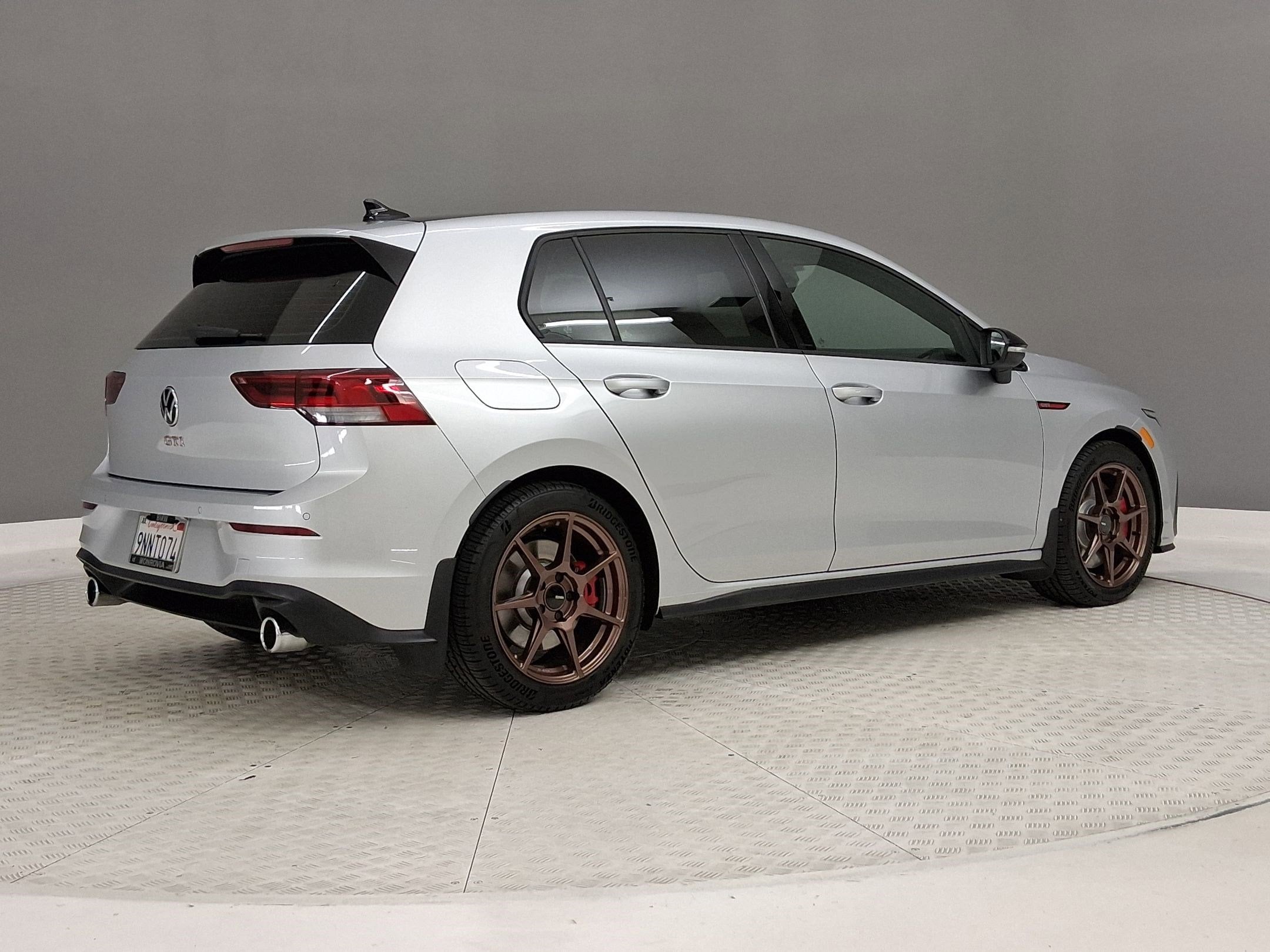 2024 Volkswagen Golf GTI 2.0T 380 SE photo 6