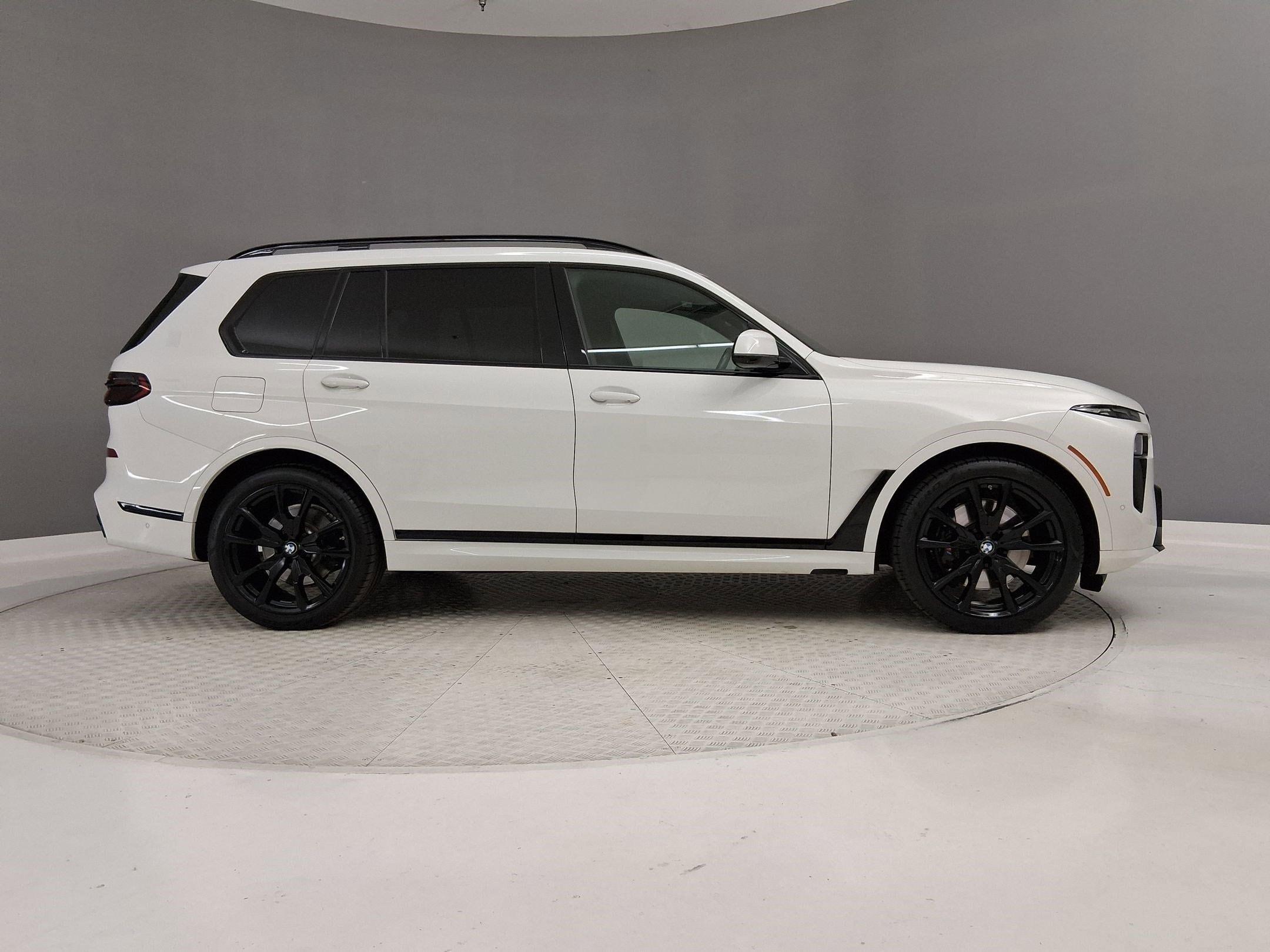 2024 BMW X7 xDrive40i photo 5