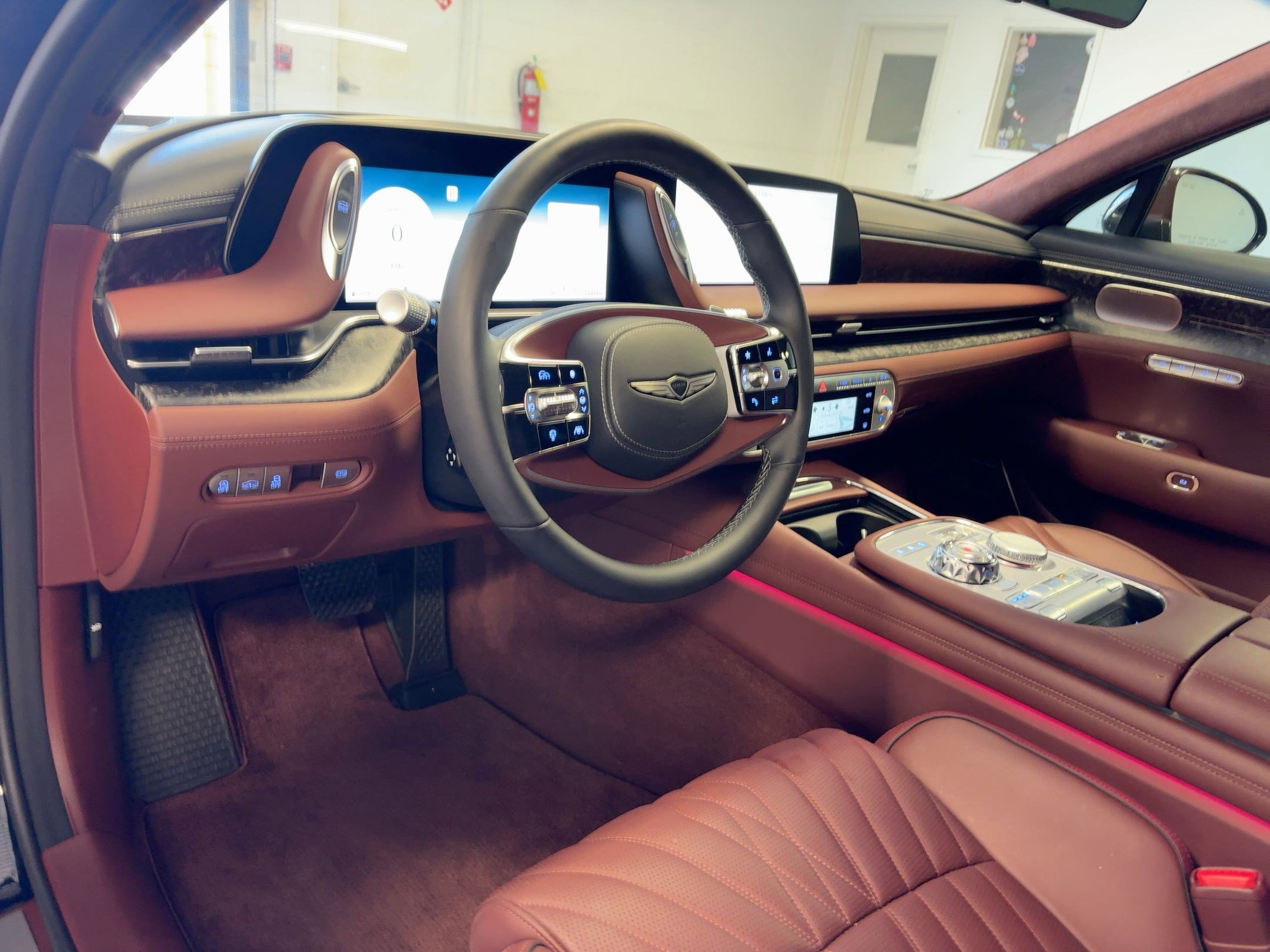 2024 Genesis G90 3.5T E-Supercharger photo 4