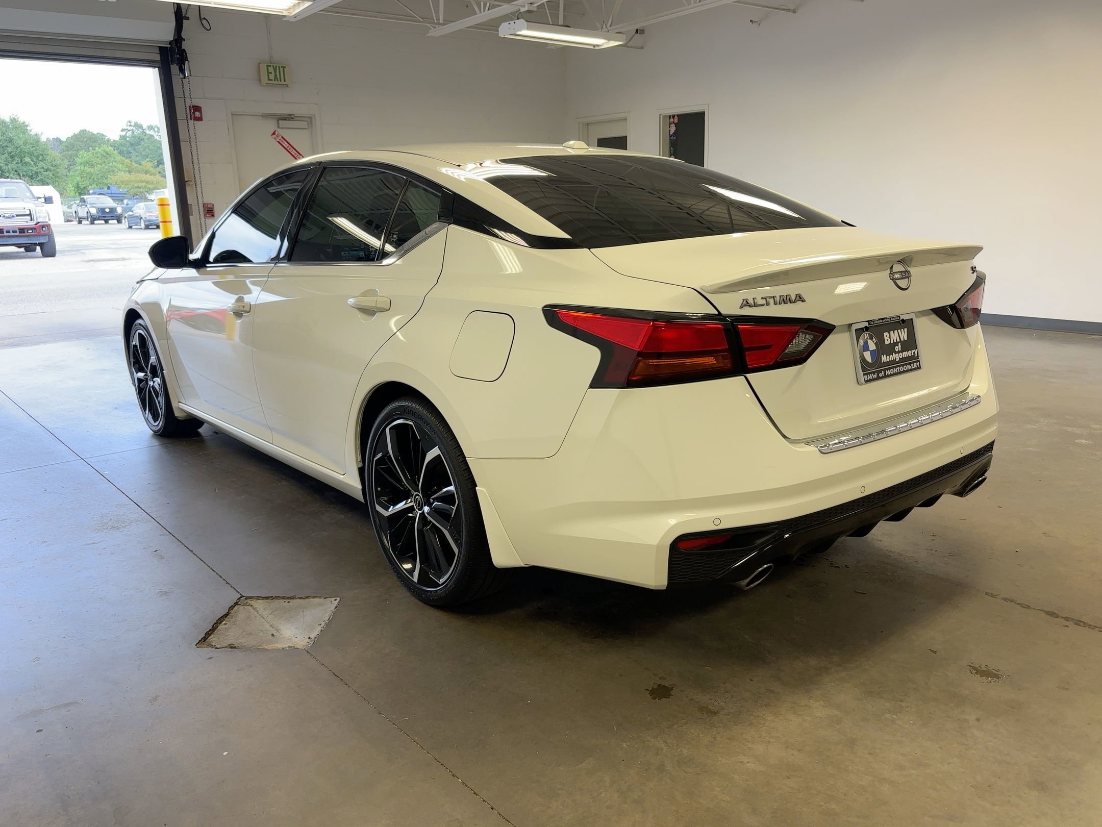 2023 Nissan Altima 2.5 SR photo 3