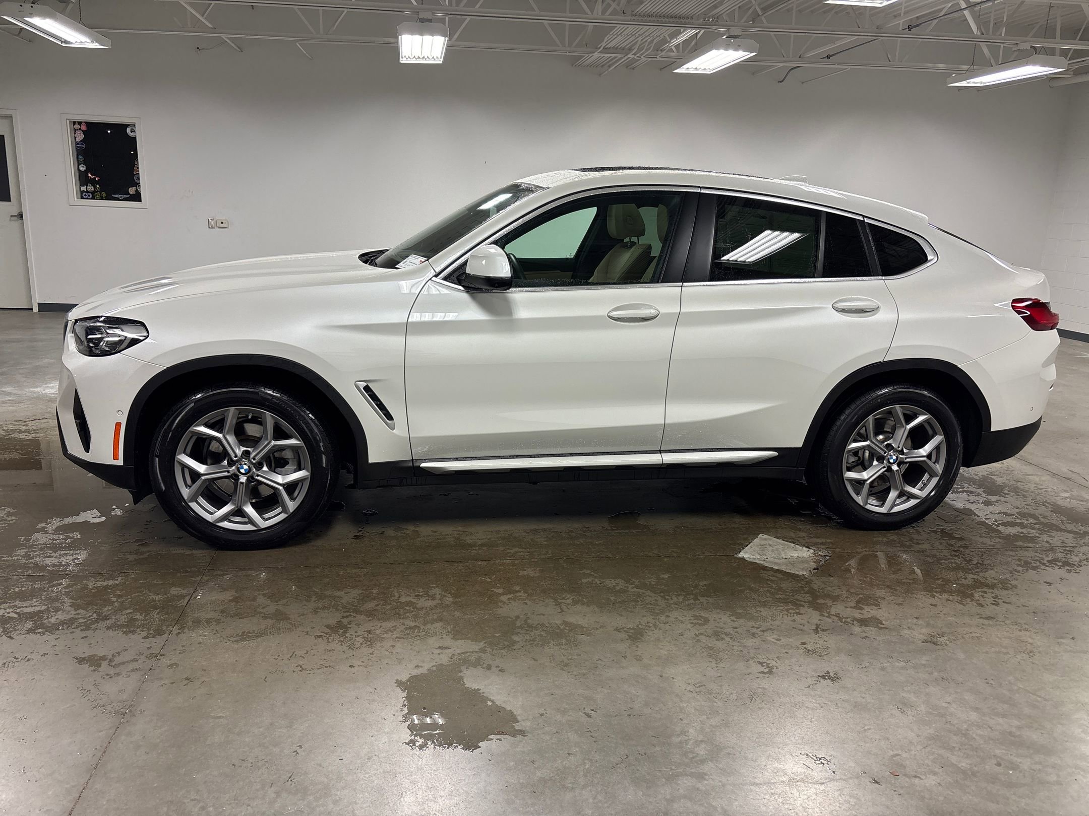 2025 Bmw X4 xDrive30i photo 2