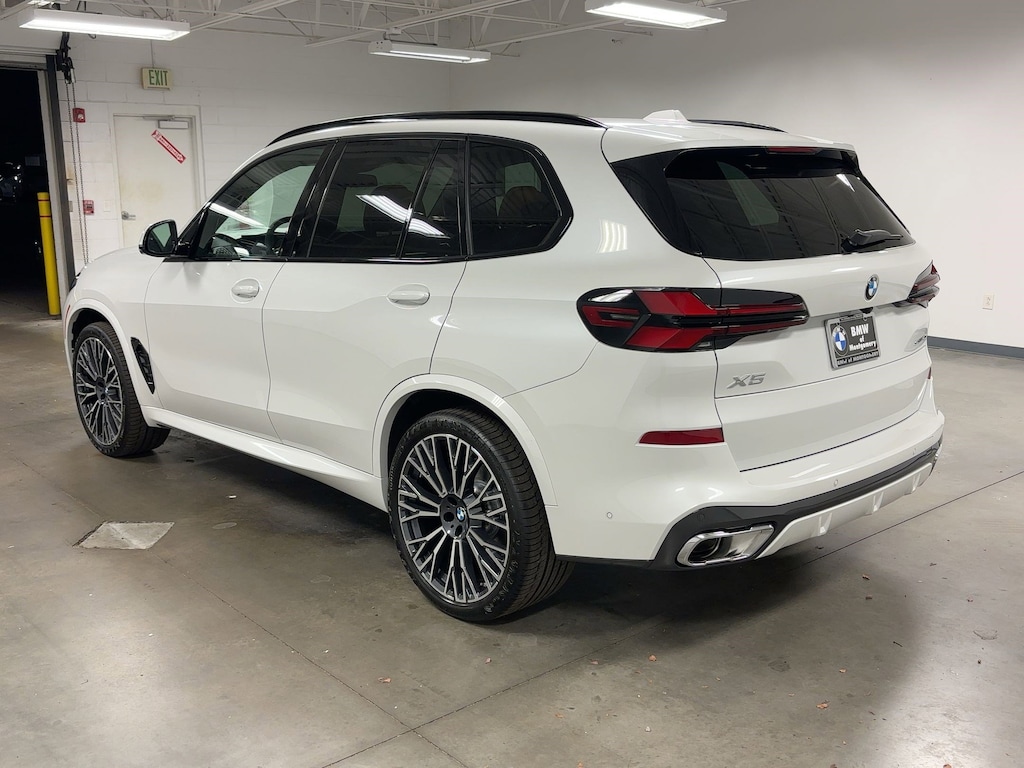 New 2026 BMW X5 sDrive40i SUV