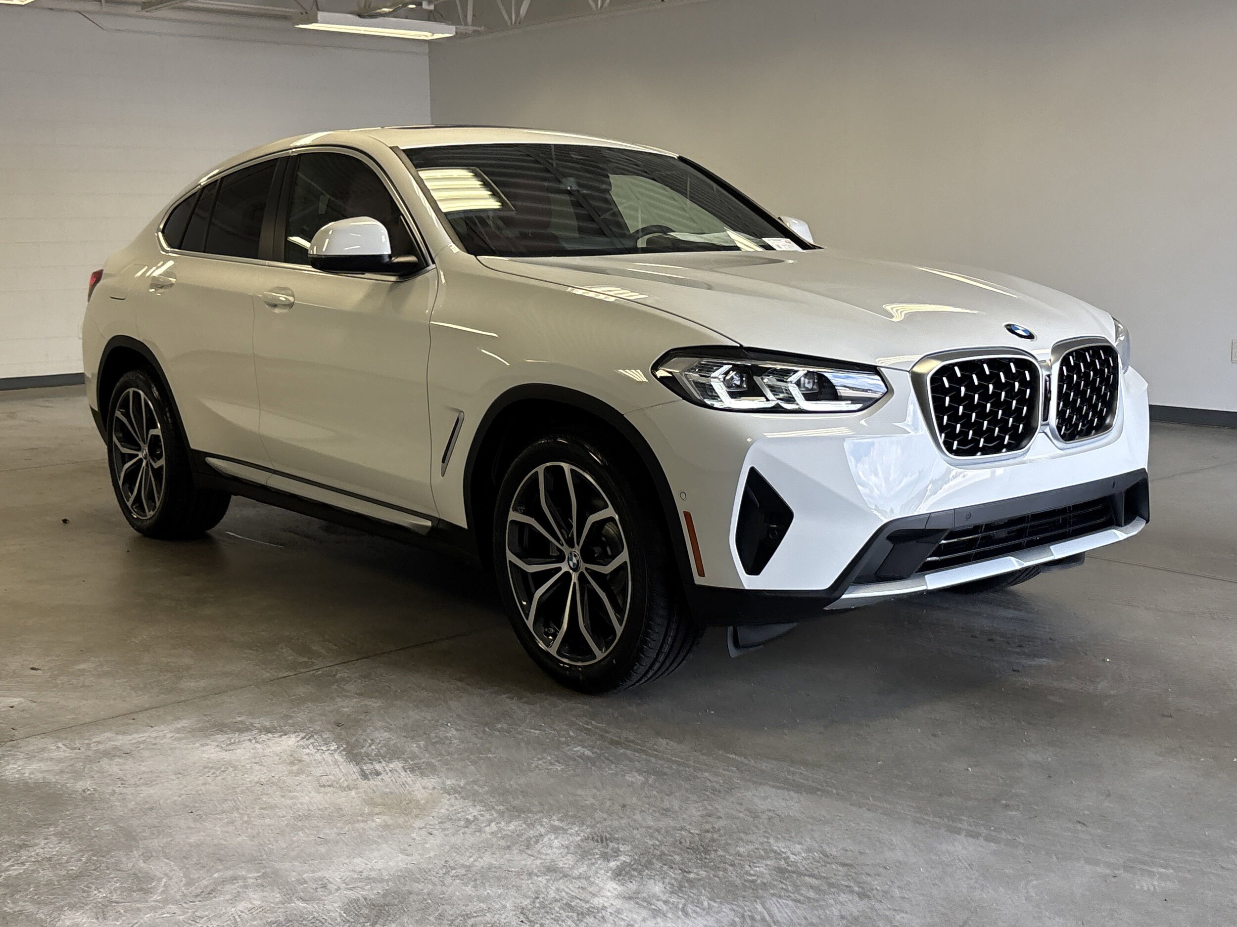2025 Bmw X4 xDrive30i photo 2