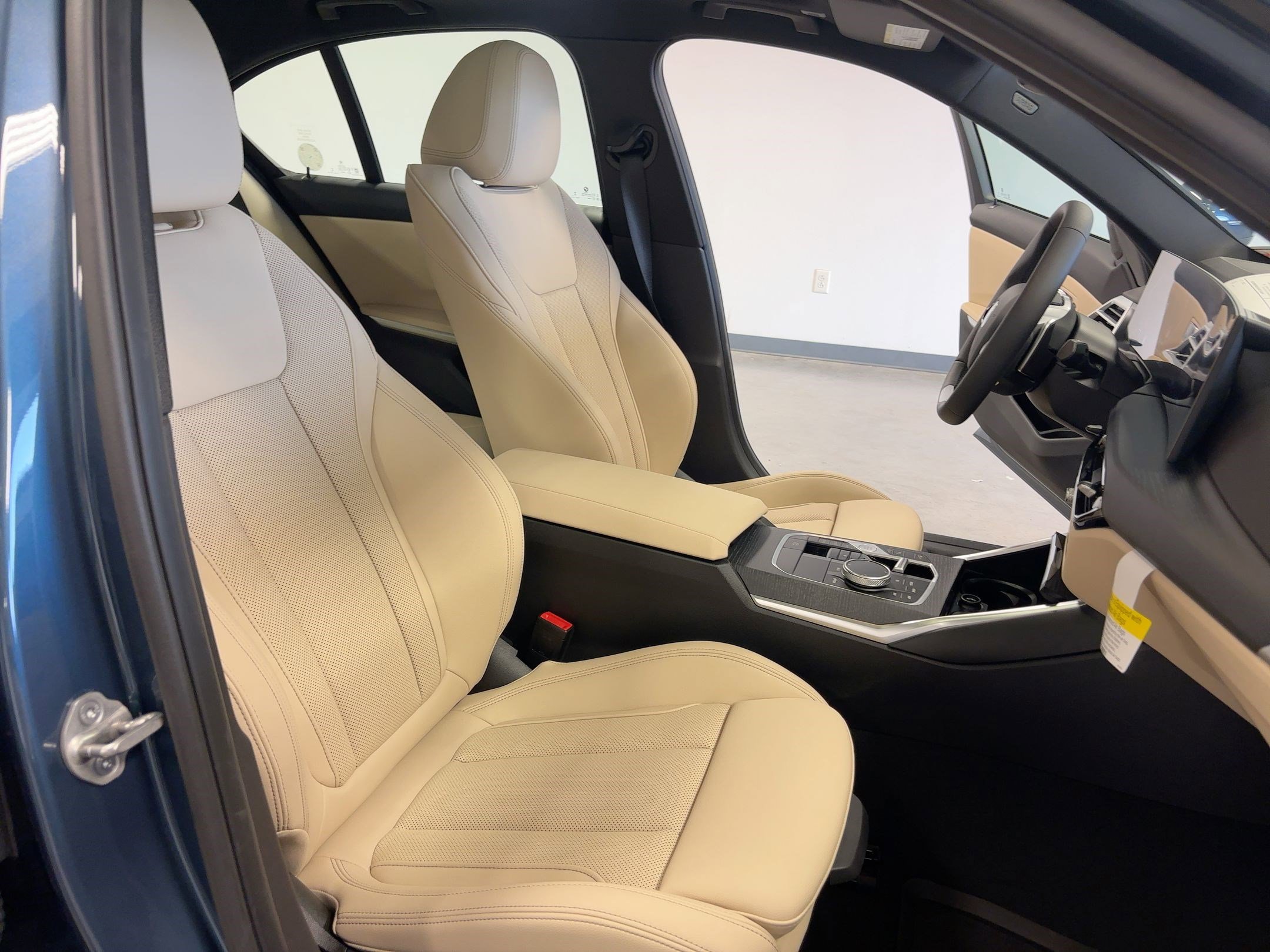 2026 BMW 3 Series 330i - Photo 31