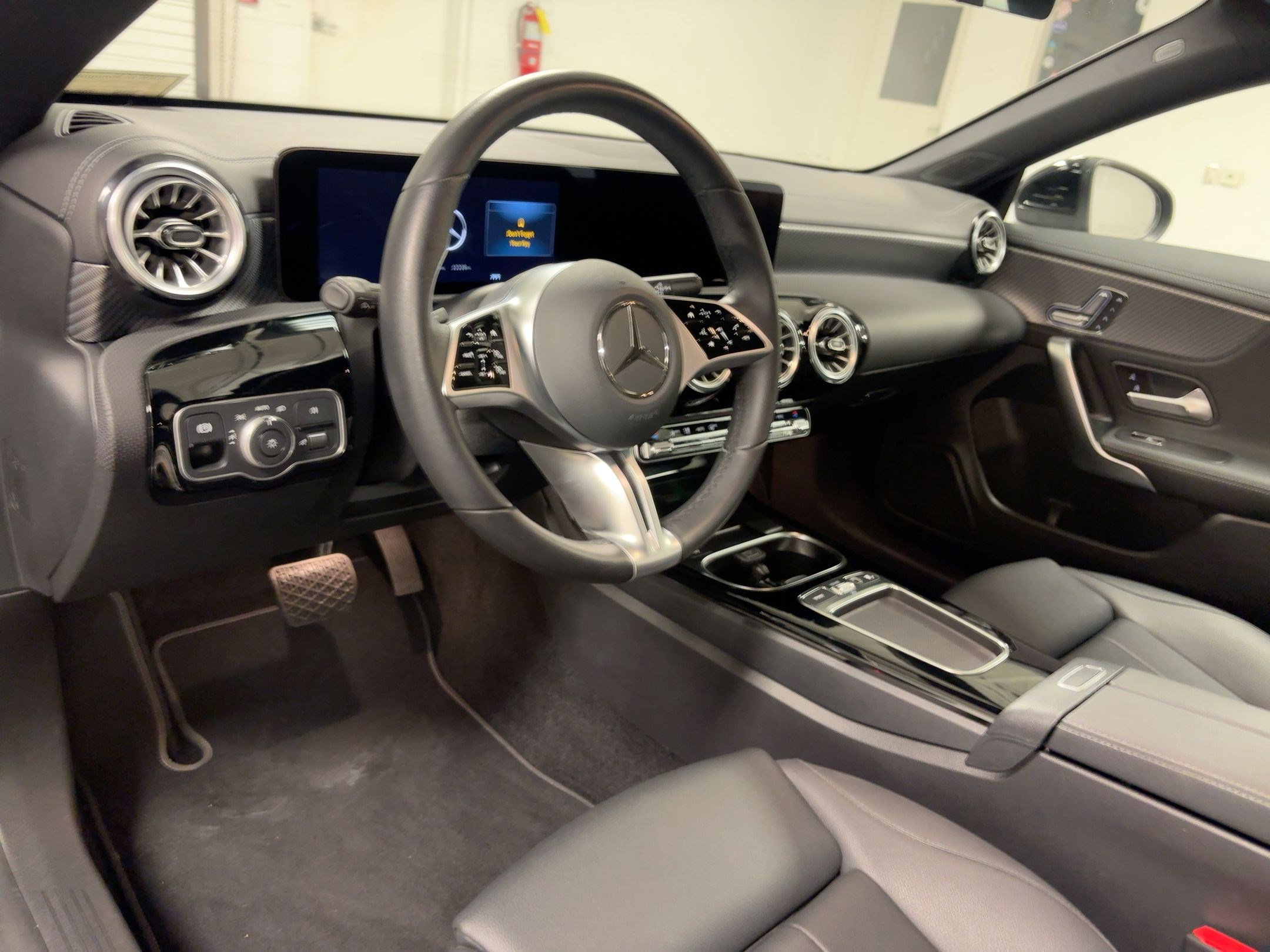 2025 Mercedes Benz CLA 250 photo 3