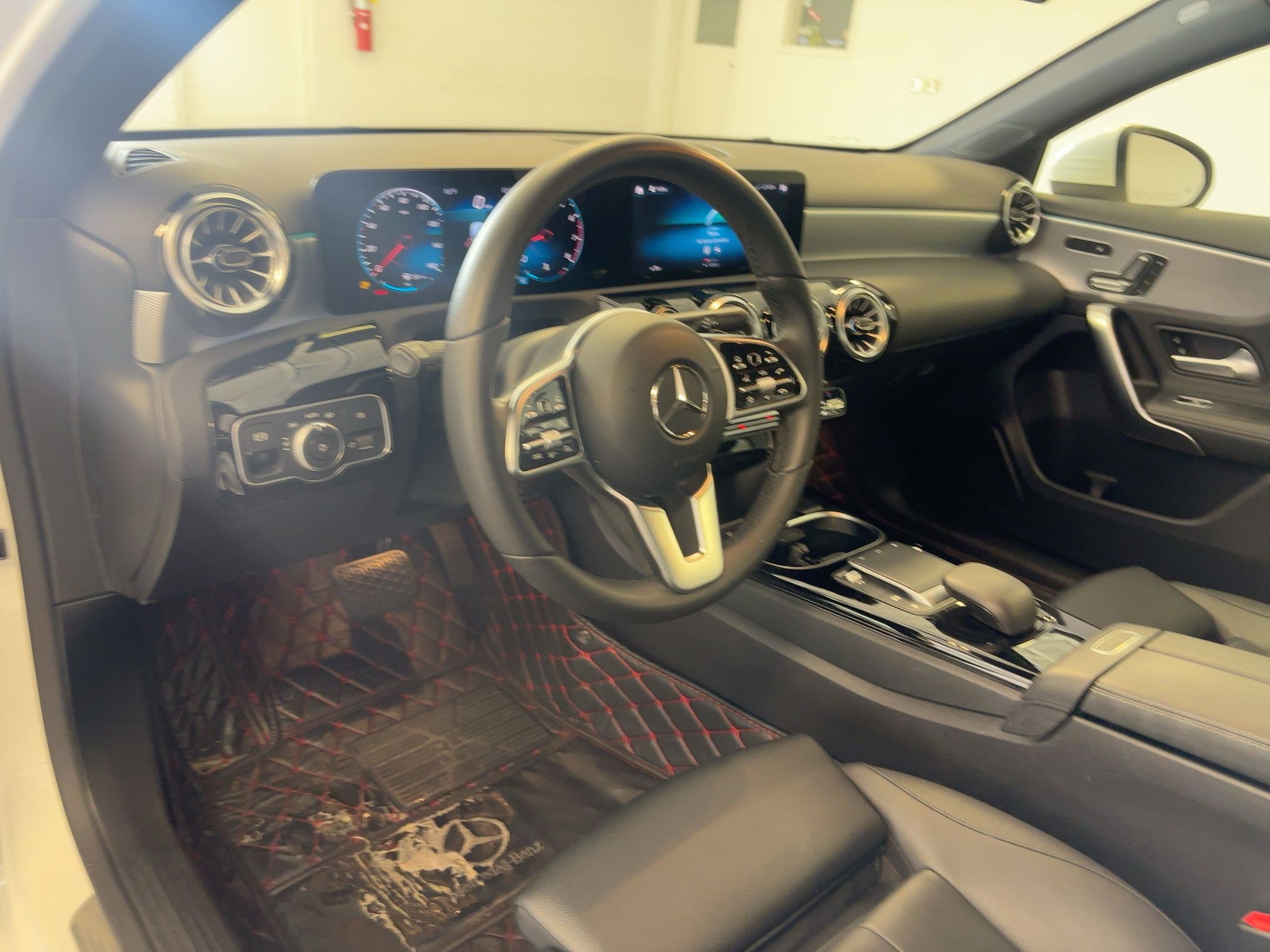 2022 Mercedes Benz A 220 photo 4