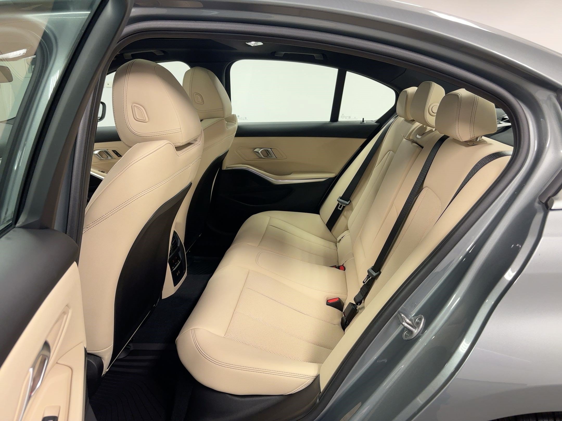 2026 BMW 3 Series 330i - Photo 14