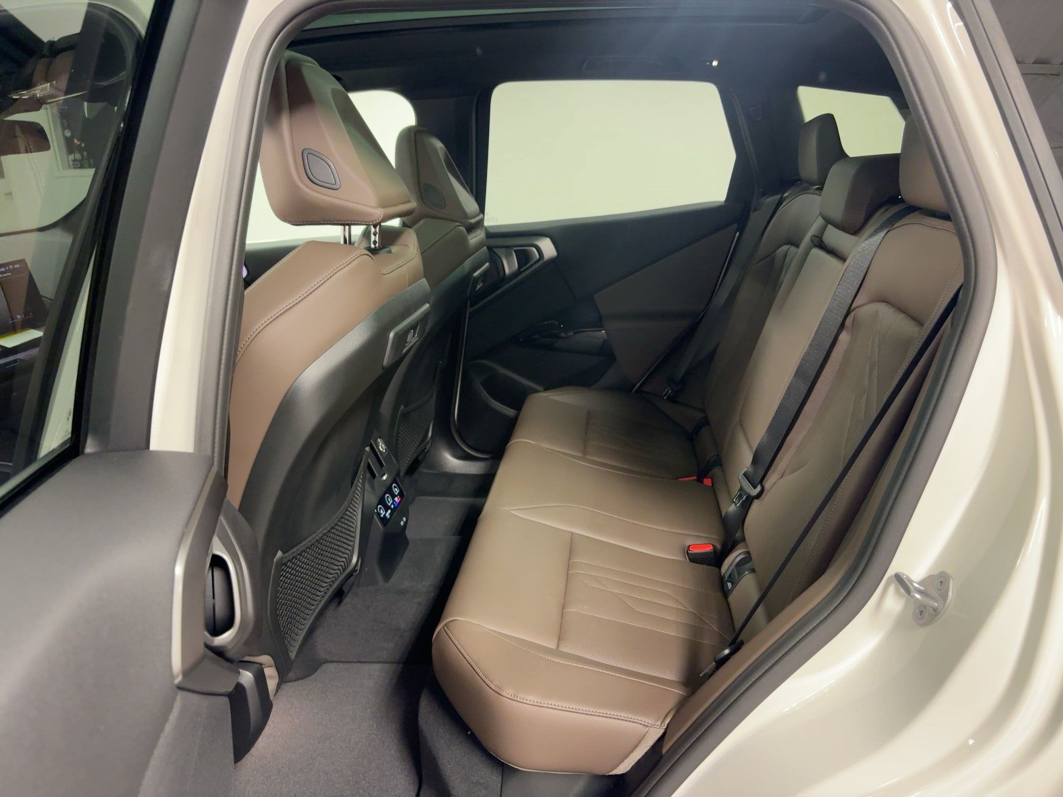 2026 BMW X3 30 - Photo 13