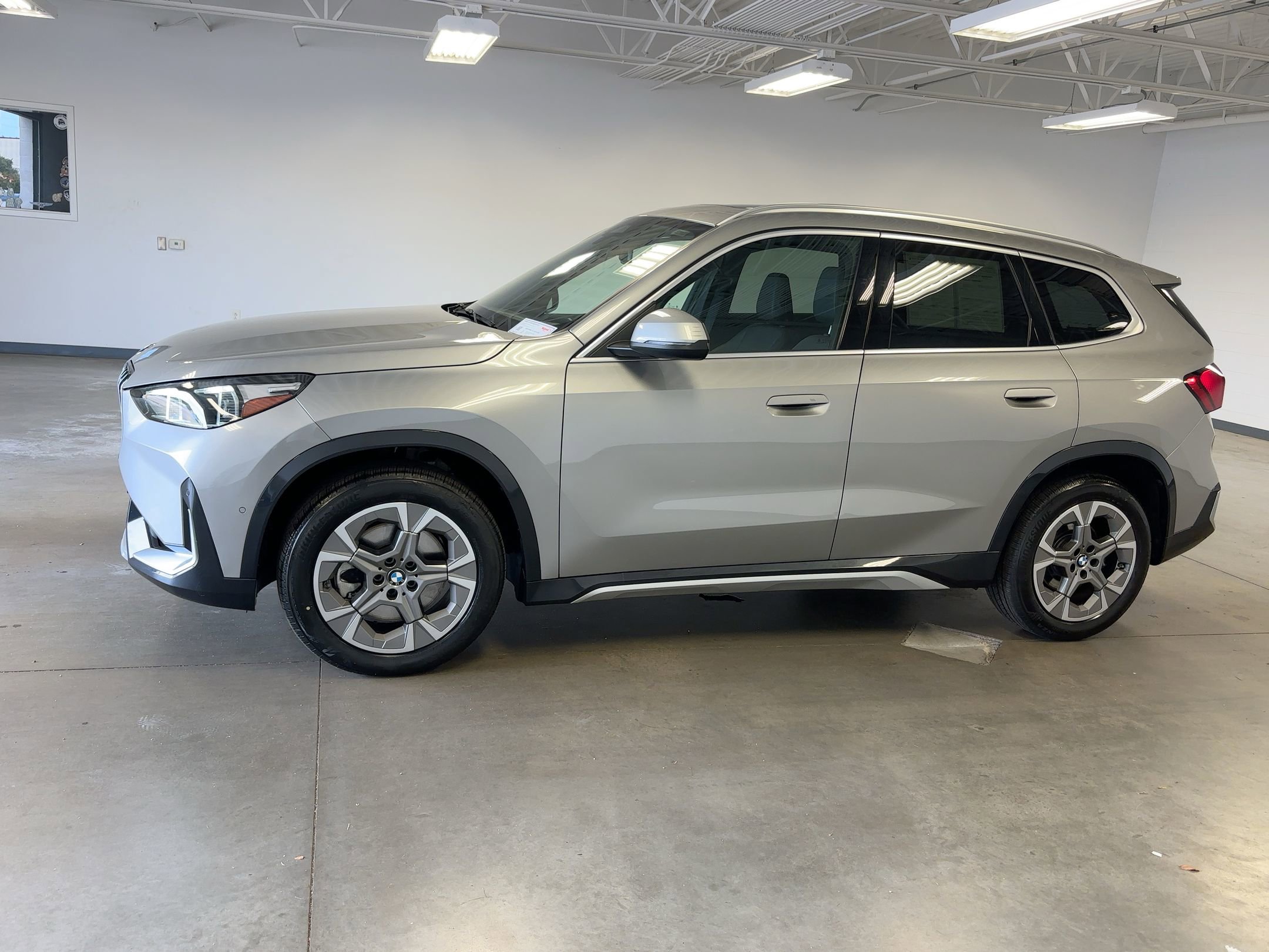 2025 Bmw X1 XDrive28i photo 2