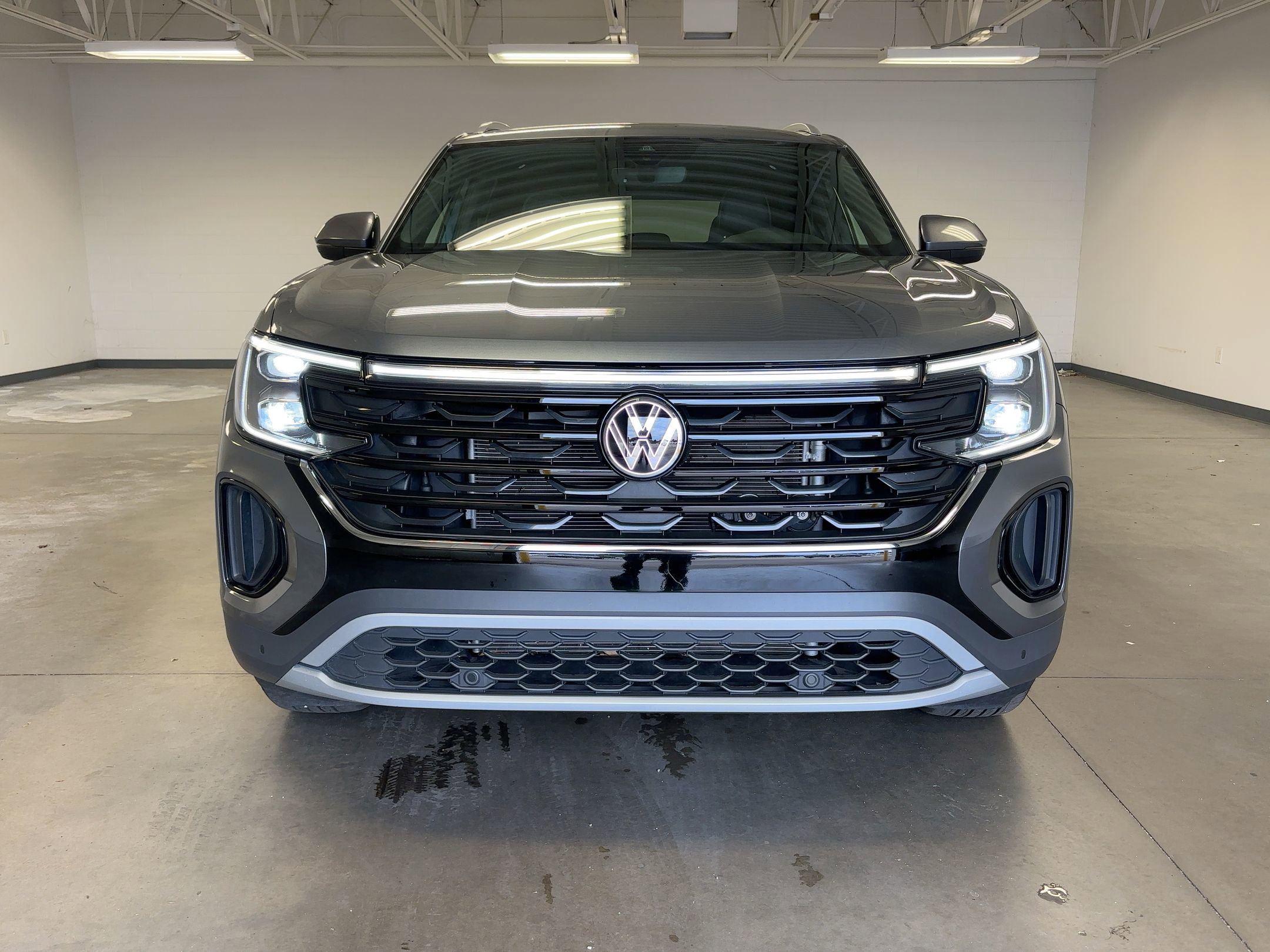 2025 Volkswagen Atlas Cross Sport SE Technology photo 4