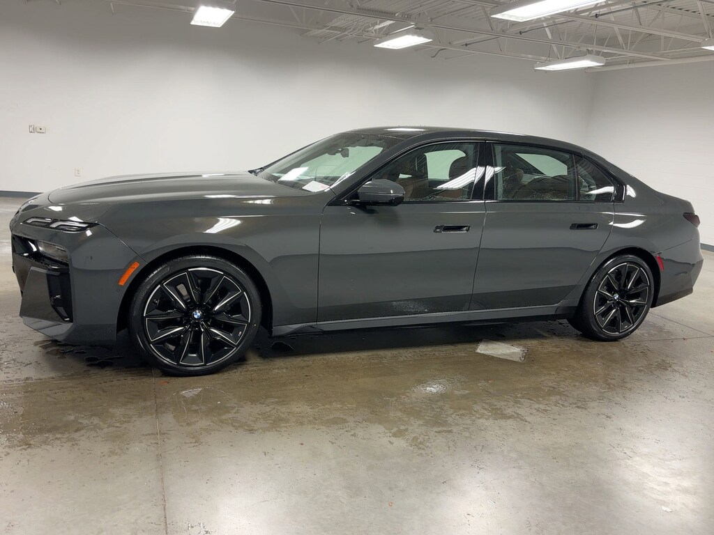 New 2026 BMW 740i Sedan