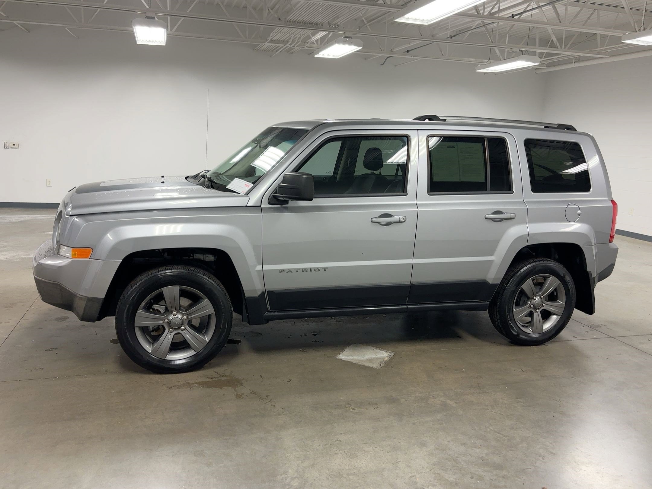 2017 Jeep Patriot Sport photo 2