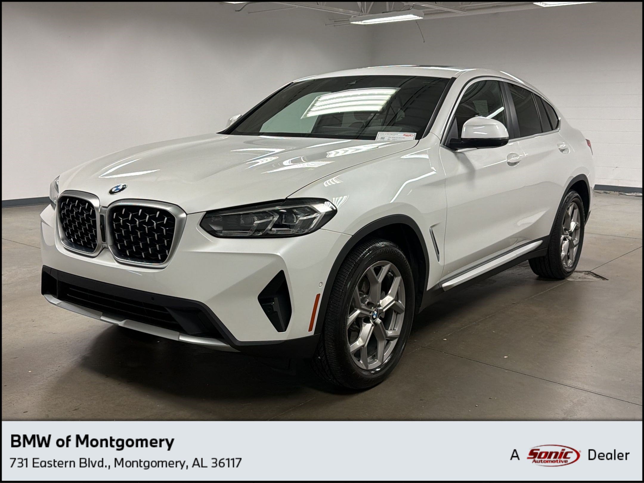 2025 BMW X4 xDrive30i's photo
