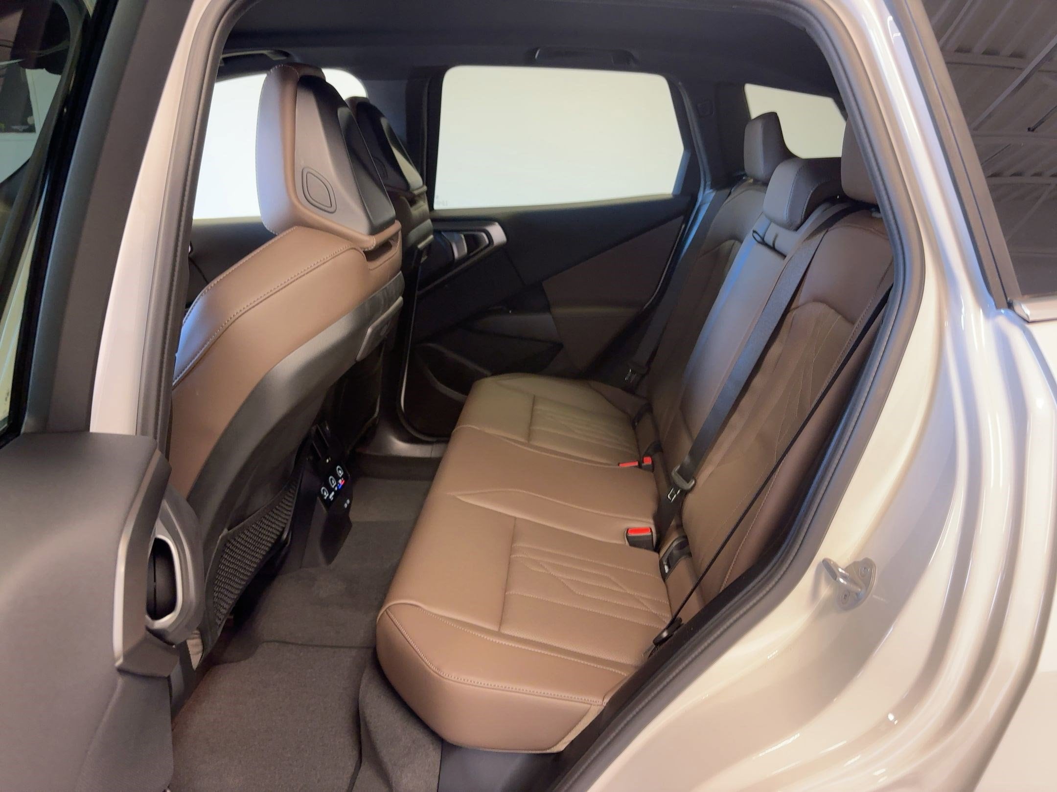 2026 BMW X3 30 - Photo 14