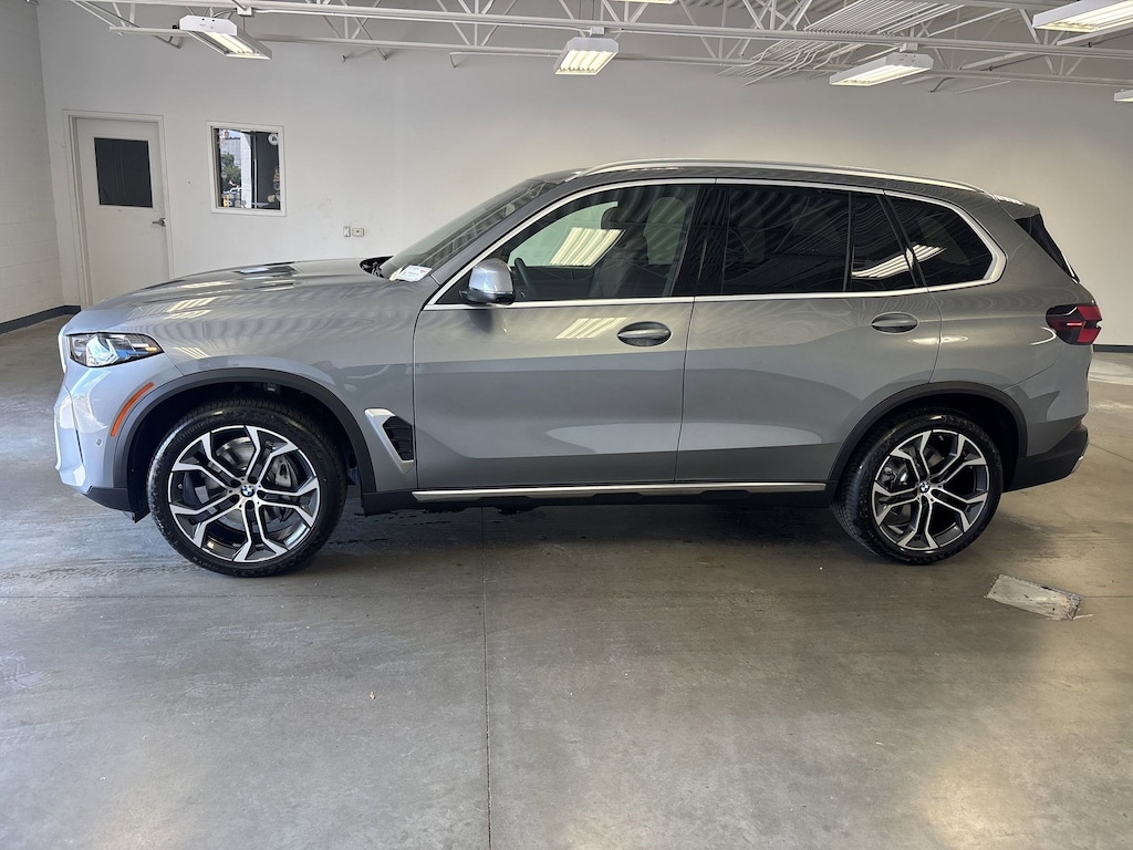 New 2026 BMW X5 sDrive40i SUV