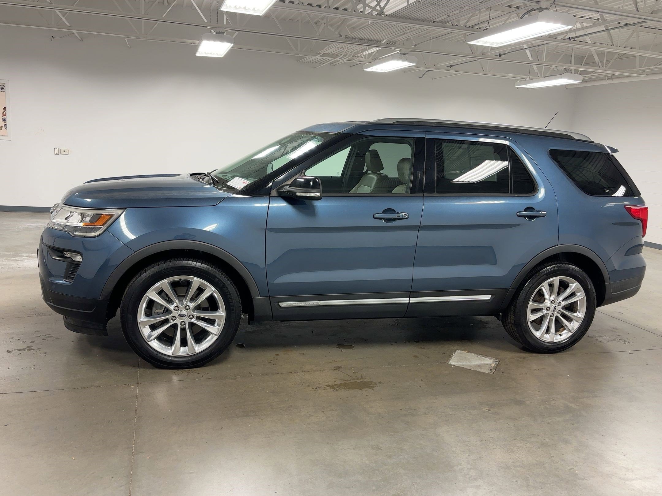 2018 Ford Explorer XLT photo 2
