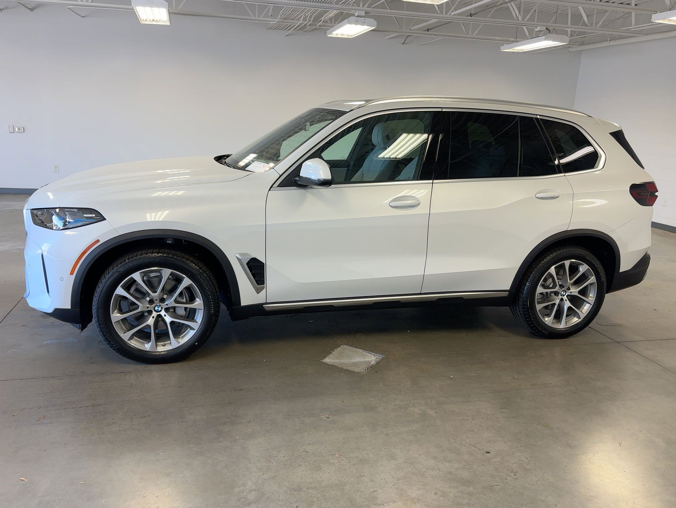 2026 Bmw X5 sDrive40i photo 2