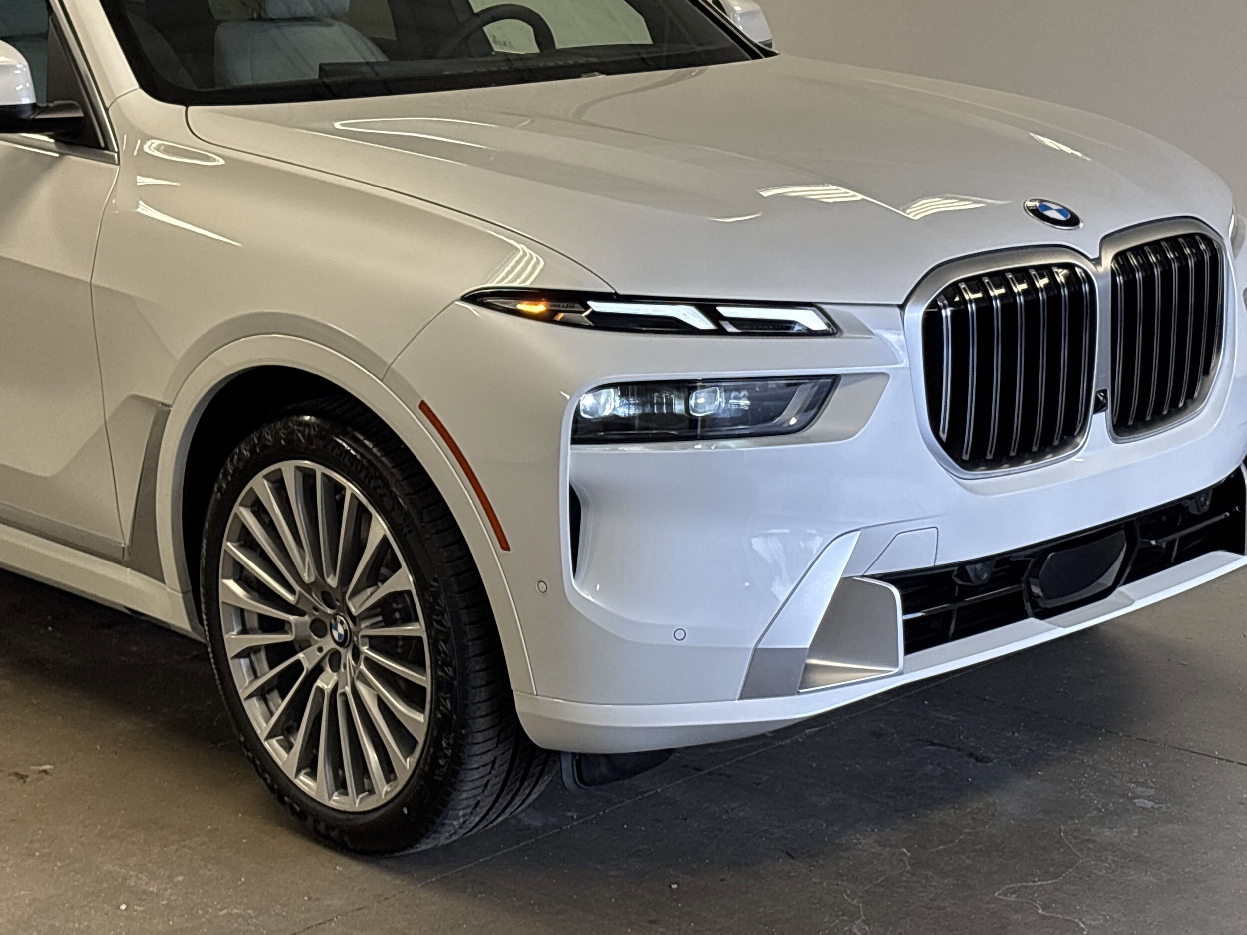 2025 Bmw X7 xDrive40i photo 3