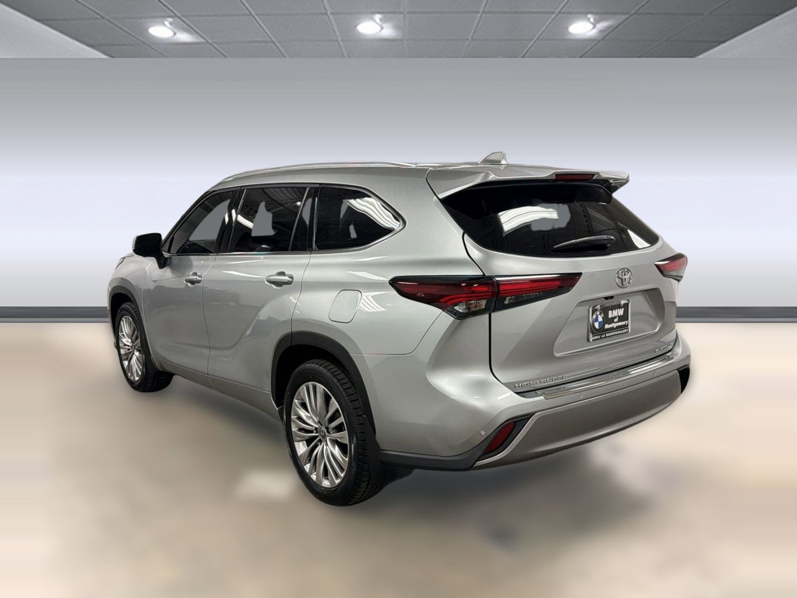 2024 Toyota Highlander Platinum photo 2