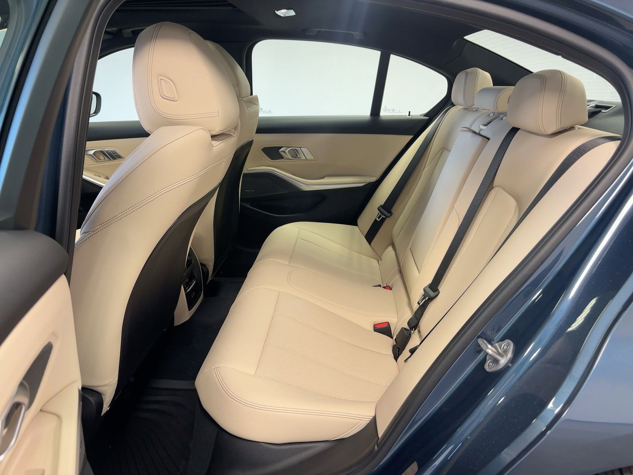 2026 BMW 3 Series 330i - Photo 14