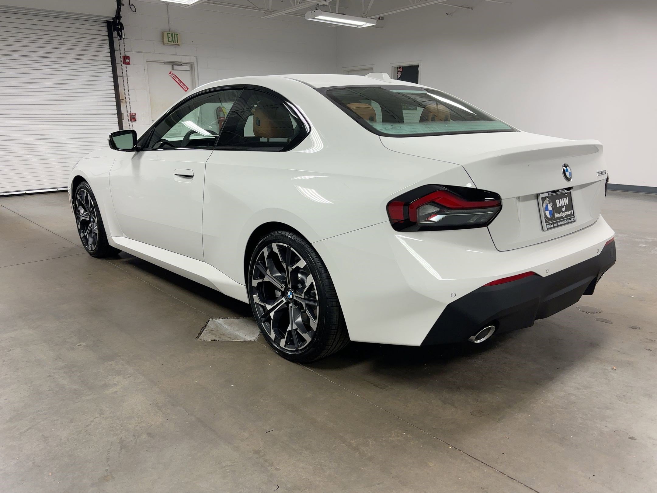 2026 Bmw 230i Coupe photo 3