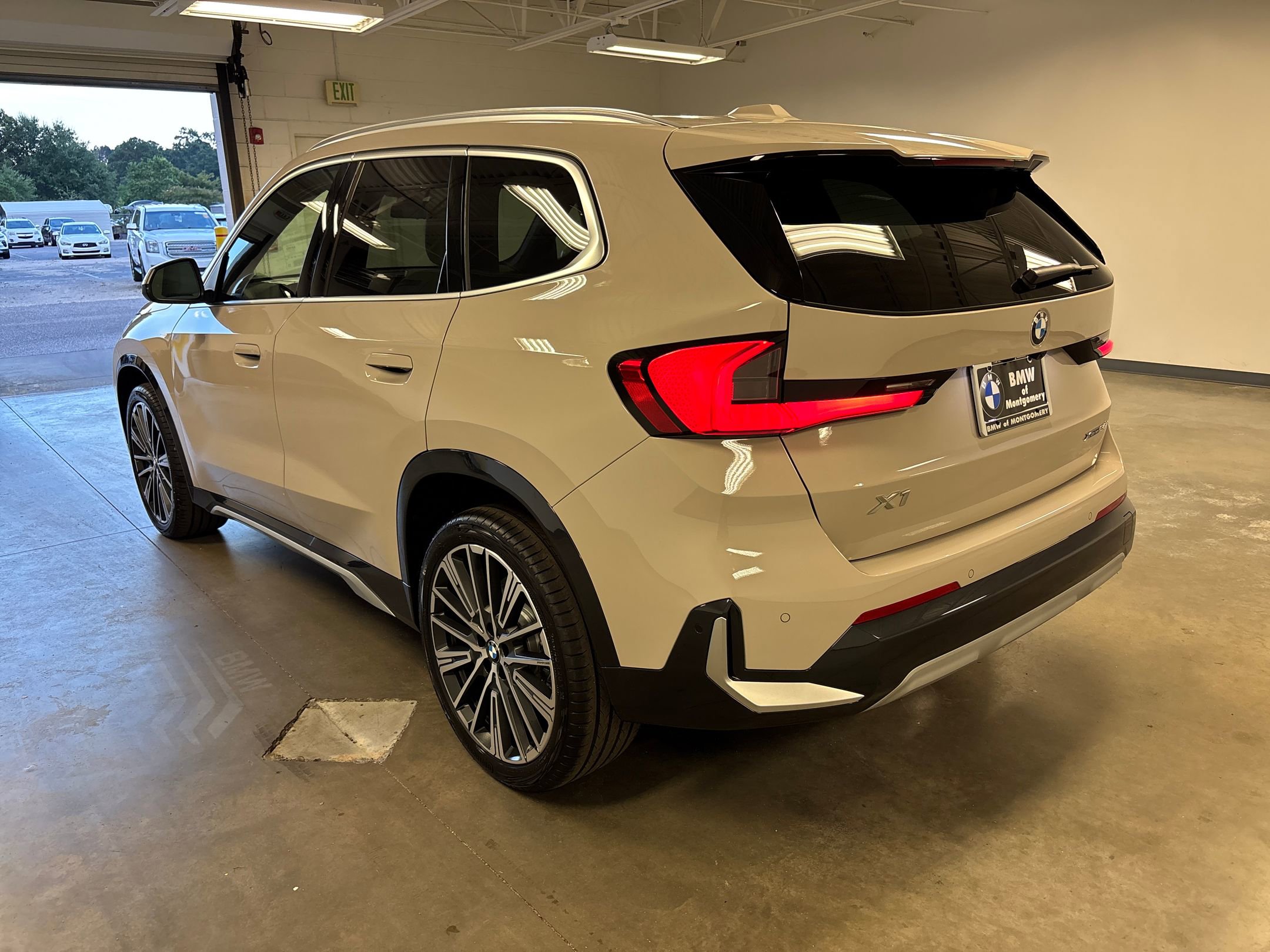 2026 Bmw X1 XDrive28i photo 3