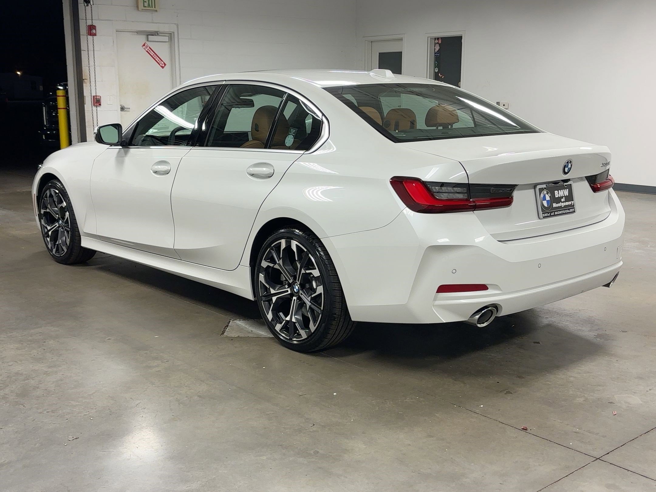 2026 Bmw 330i Sedan photo 3