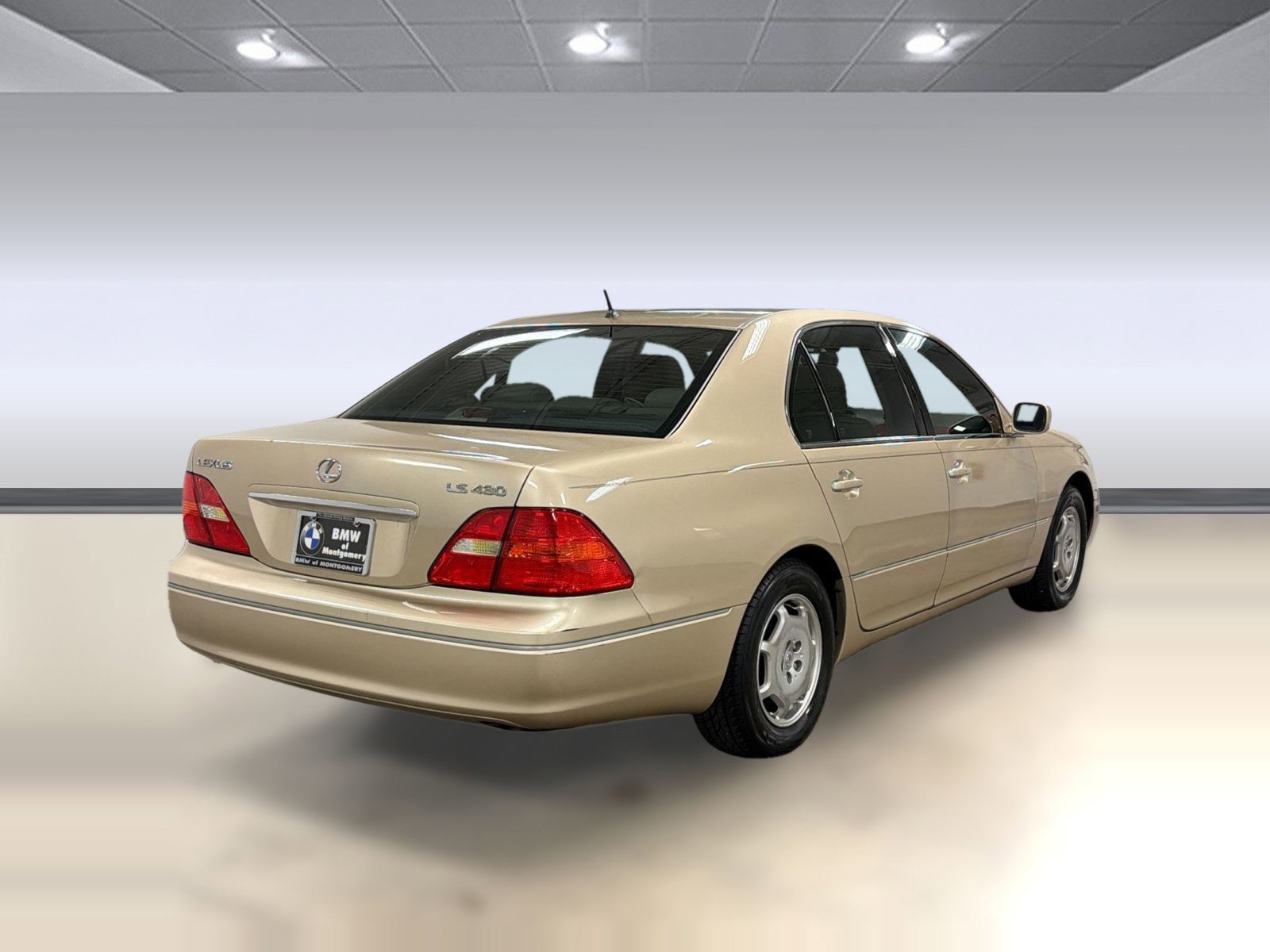 2002 LEXUS LS 430 4dr Sdn photo 3
