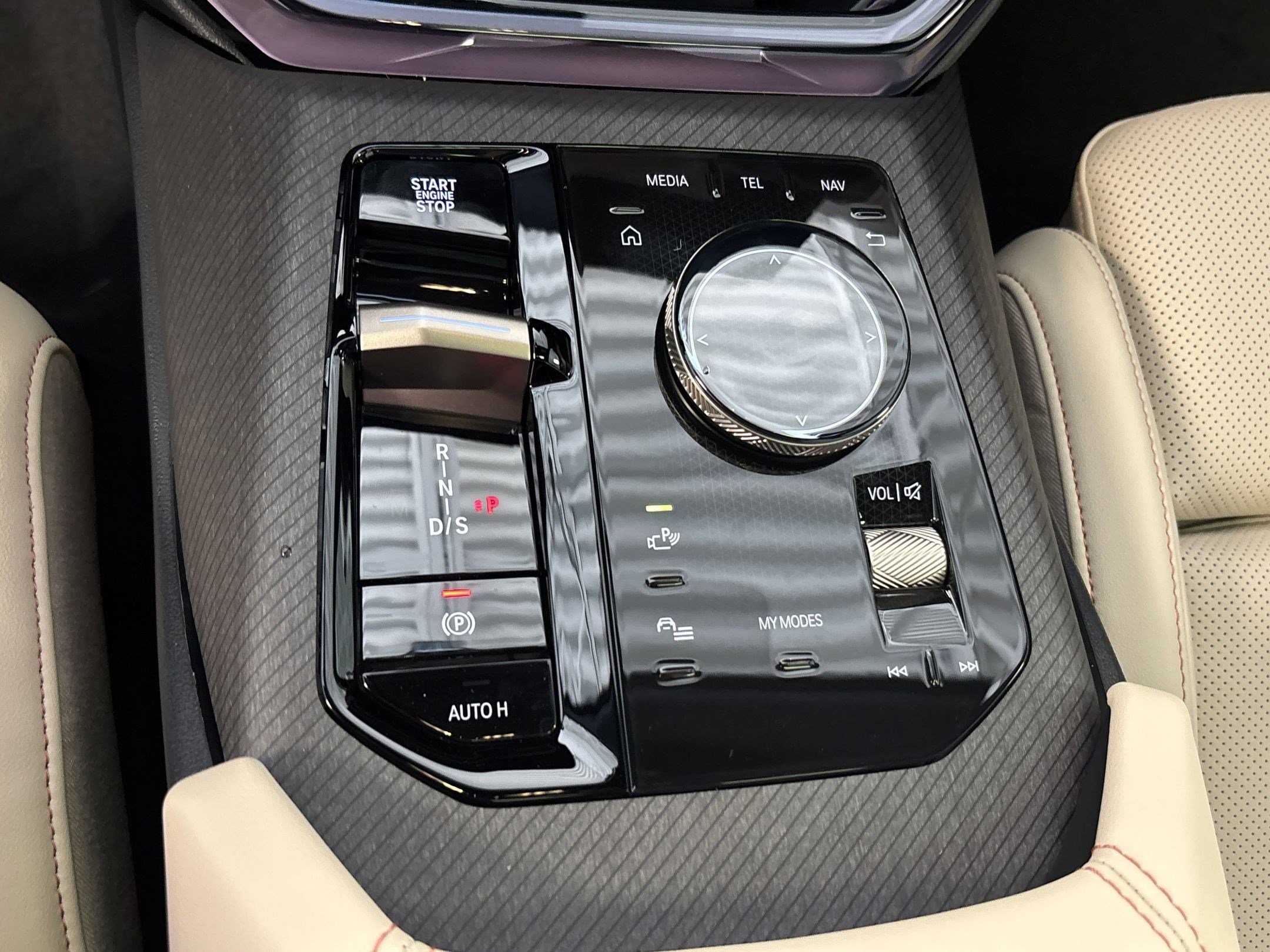 2025 BMW X3 30 - Photo 19