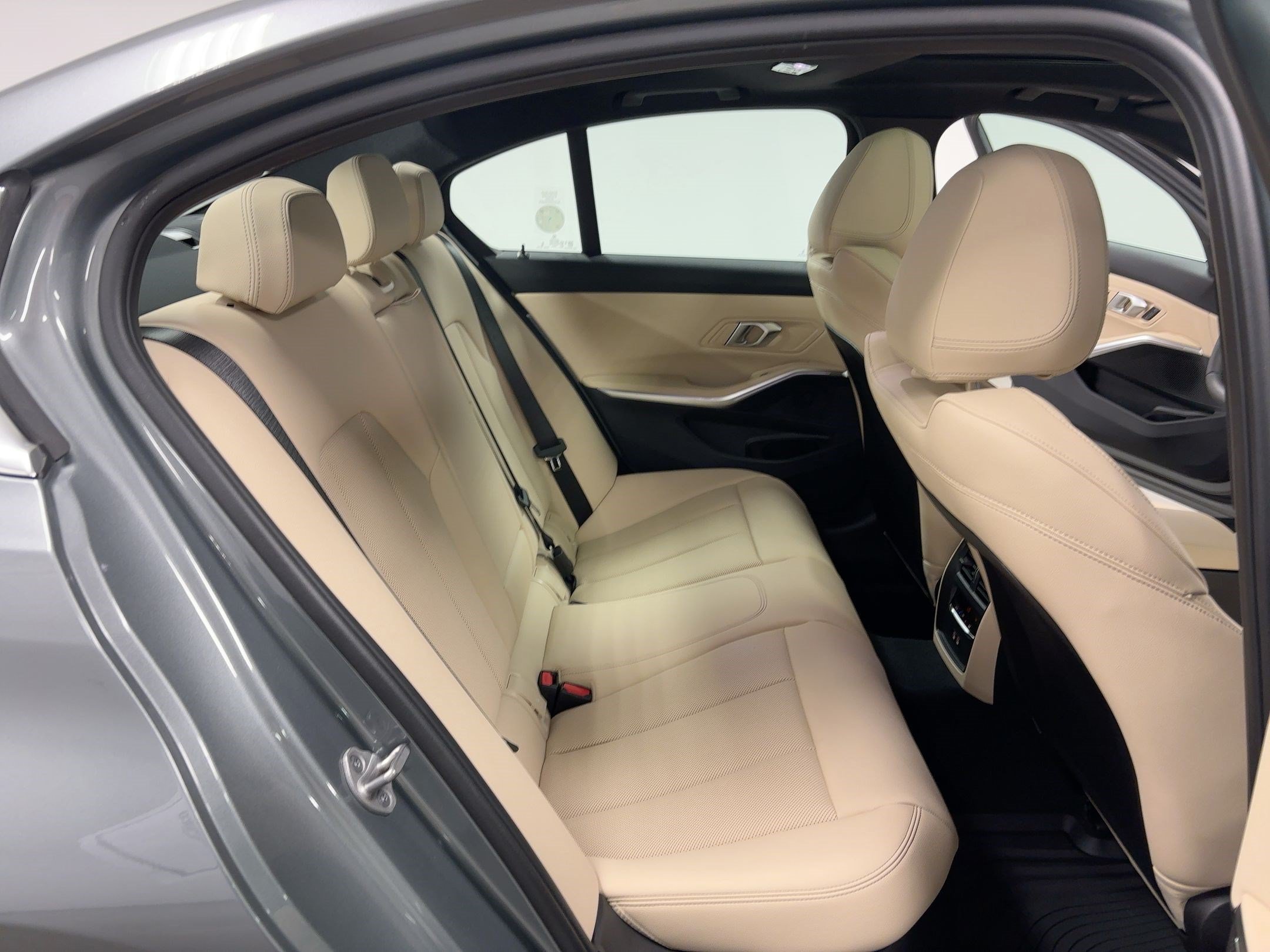 2026 BMW 3 Series 330i - Photo 30