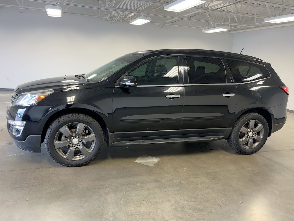 Used 2017 Chevrolet Traverse LT SUV