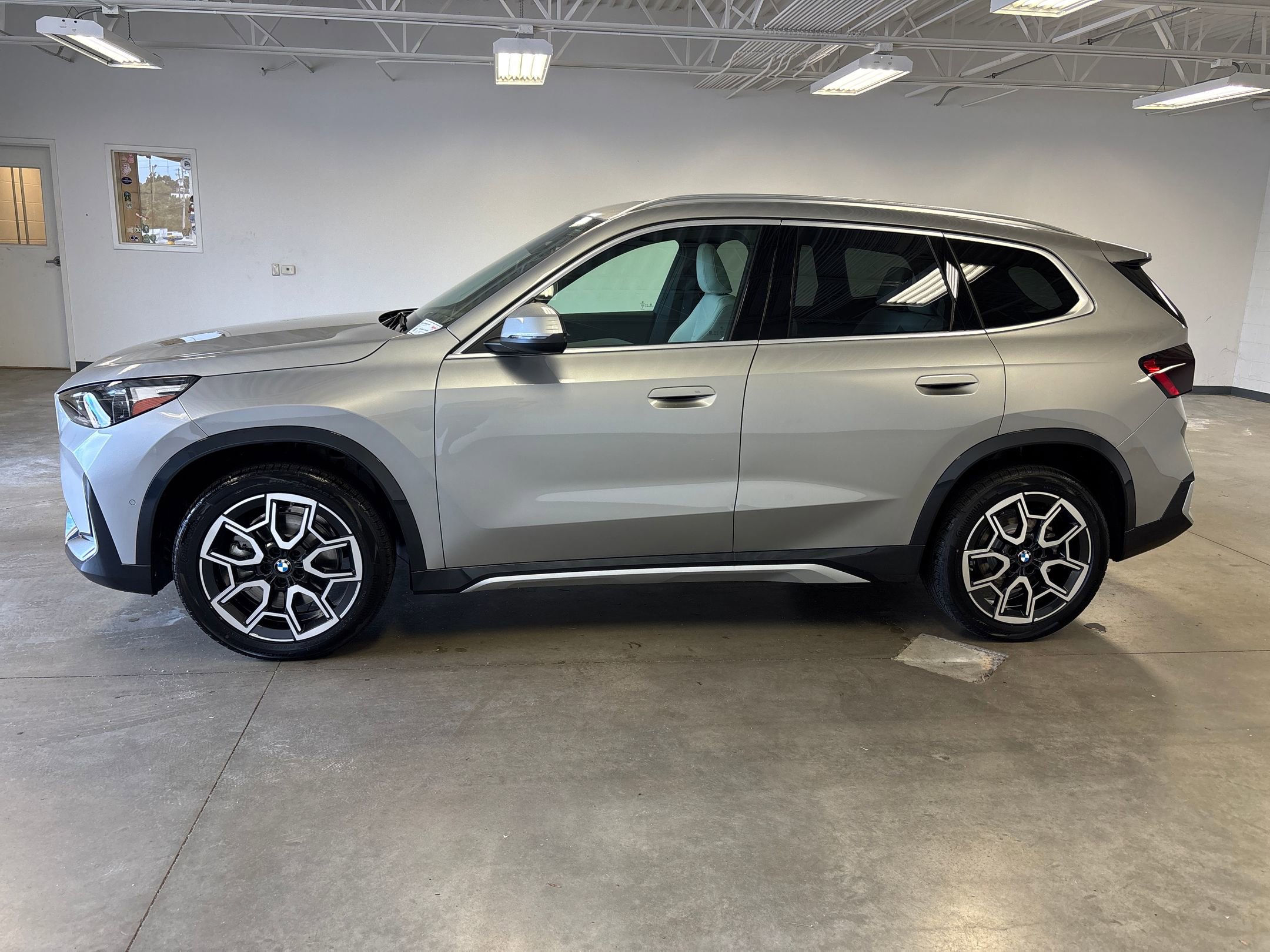 2026 Bmw X1 XDrive28i photo 2