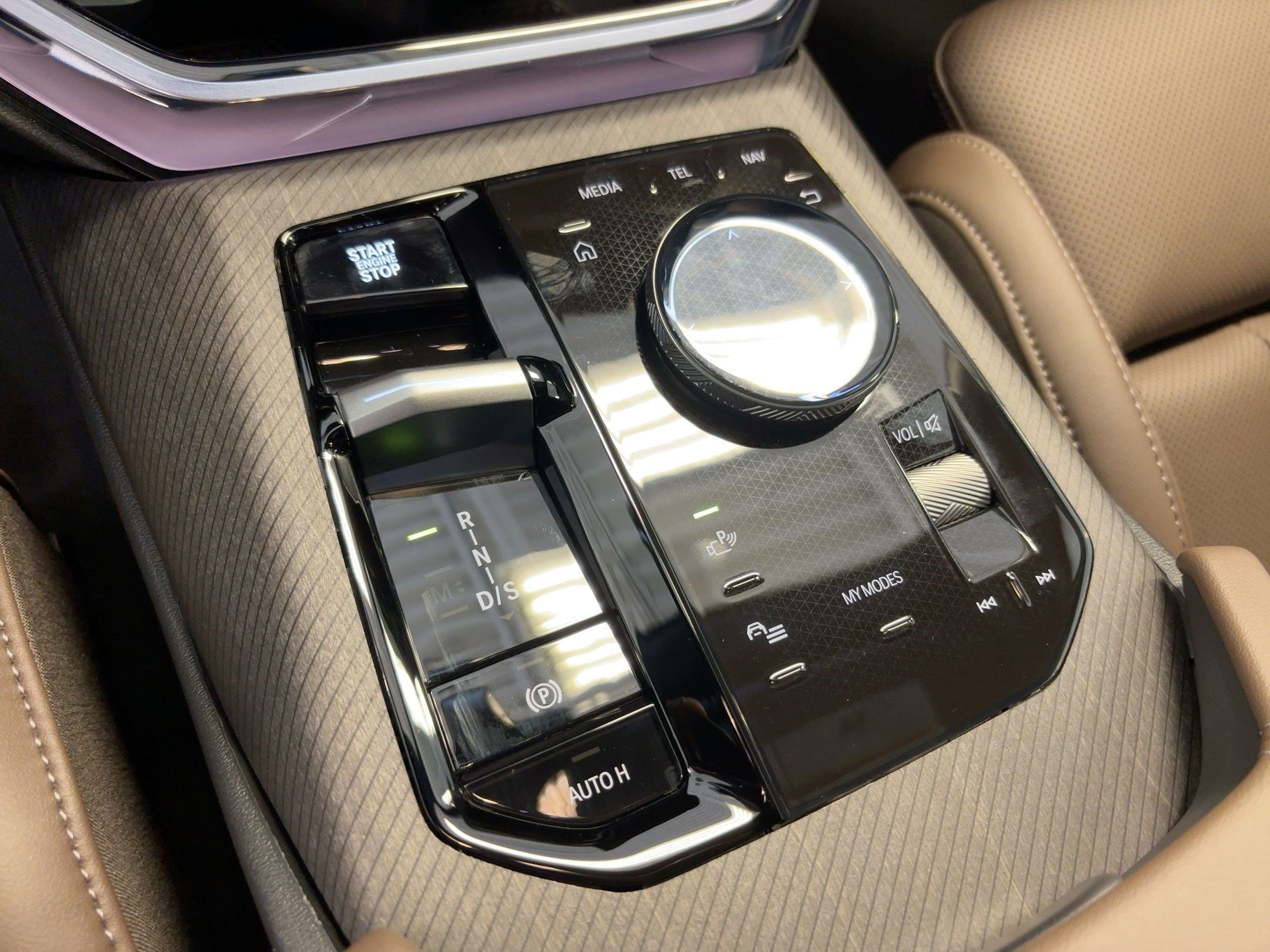 2026 BMW X3 30 - Photo 27