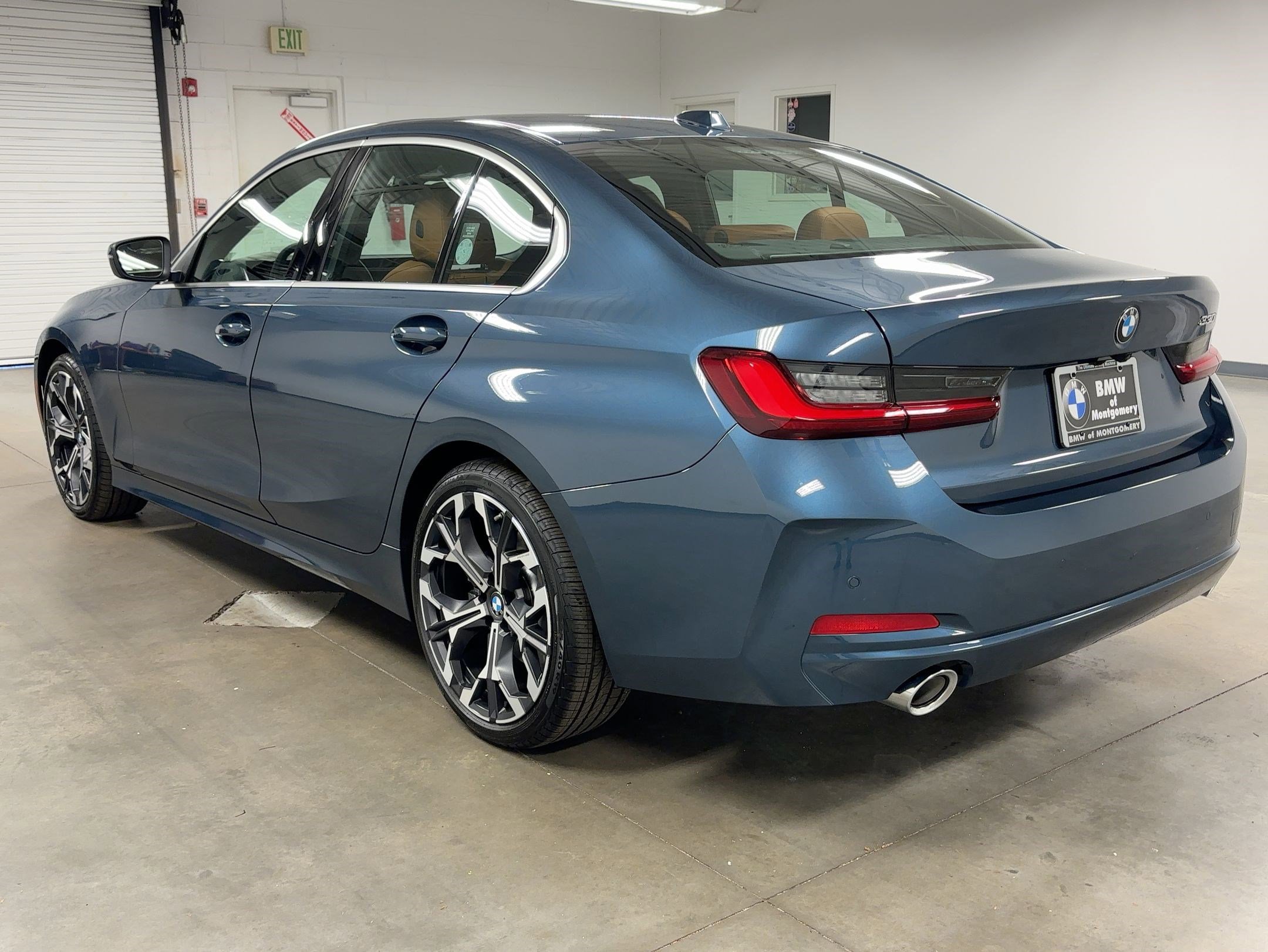 2026 Bmw 330i Sedan photo 2