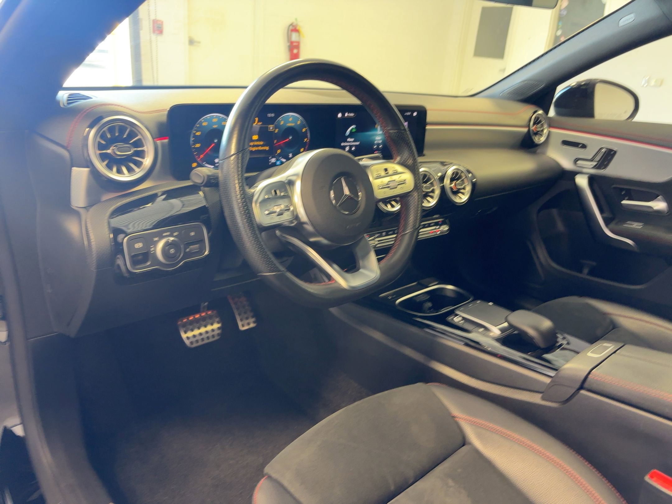 2022 Mercedes Benz CLA 250 photo 4