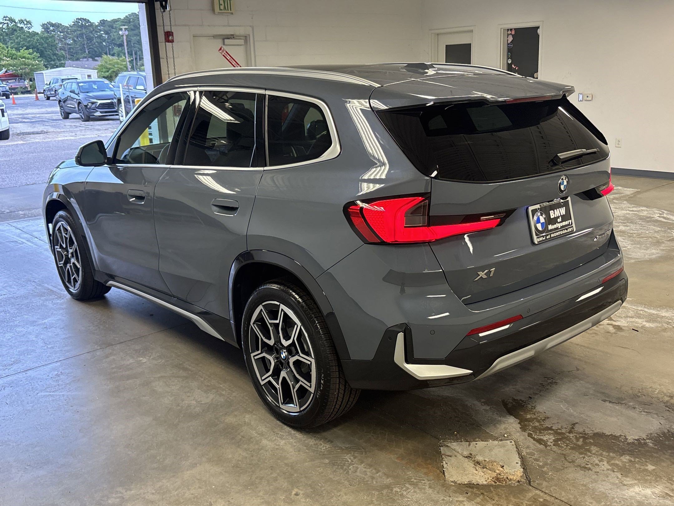 2025 Bmw X1 XDrive28i photo 2