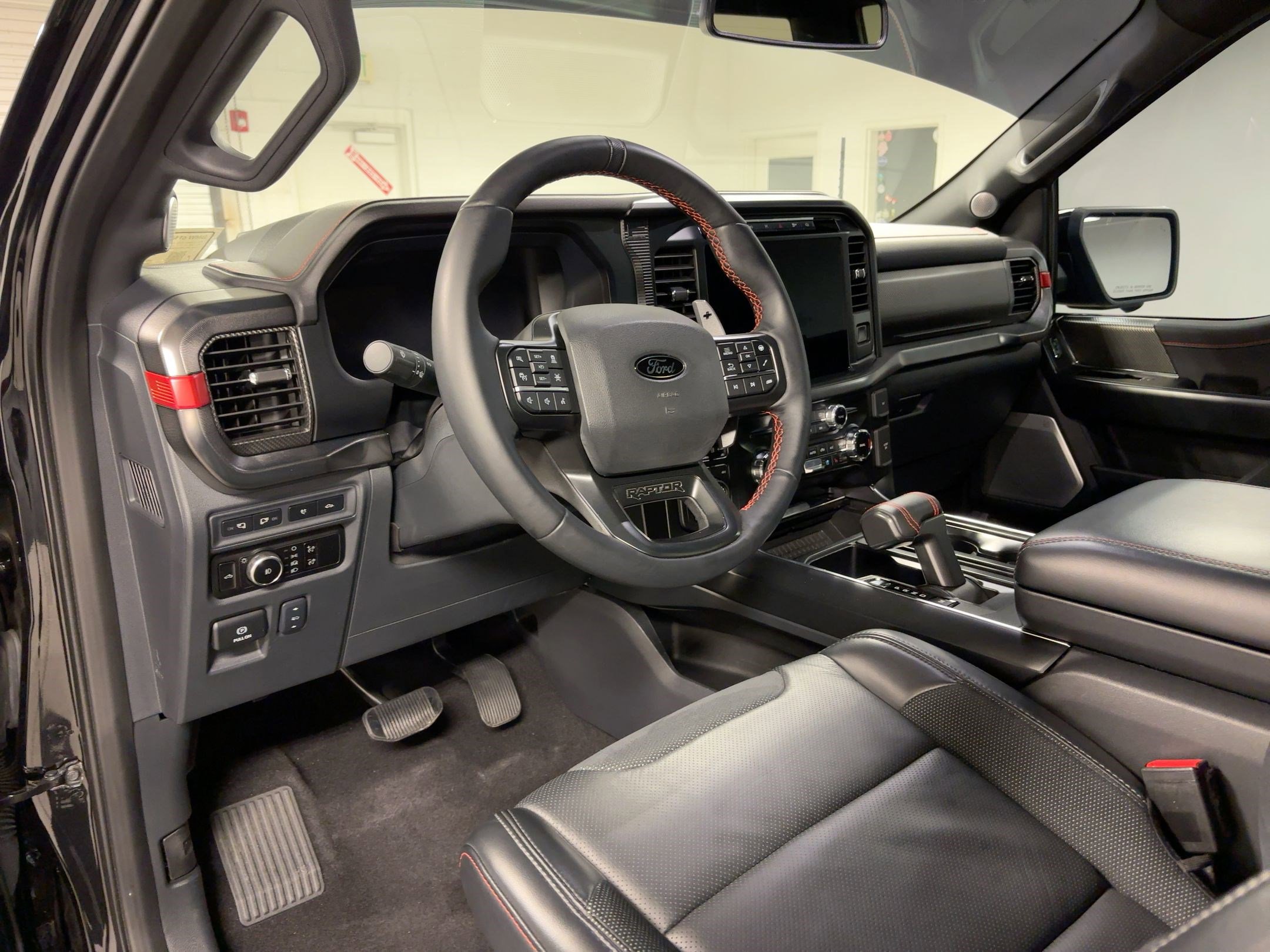 2024 Ford F-150 Raptor photo 3