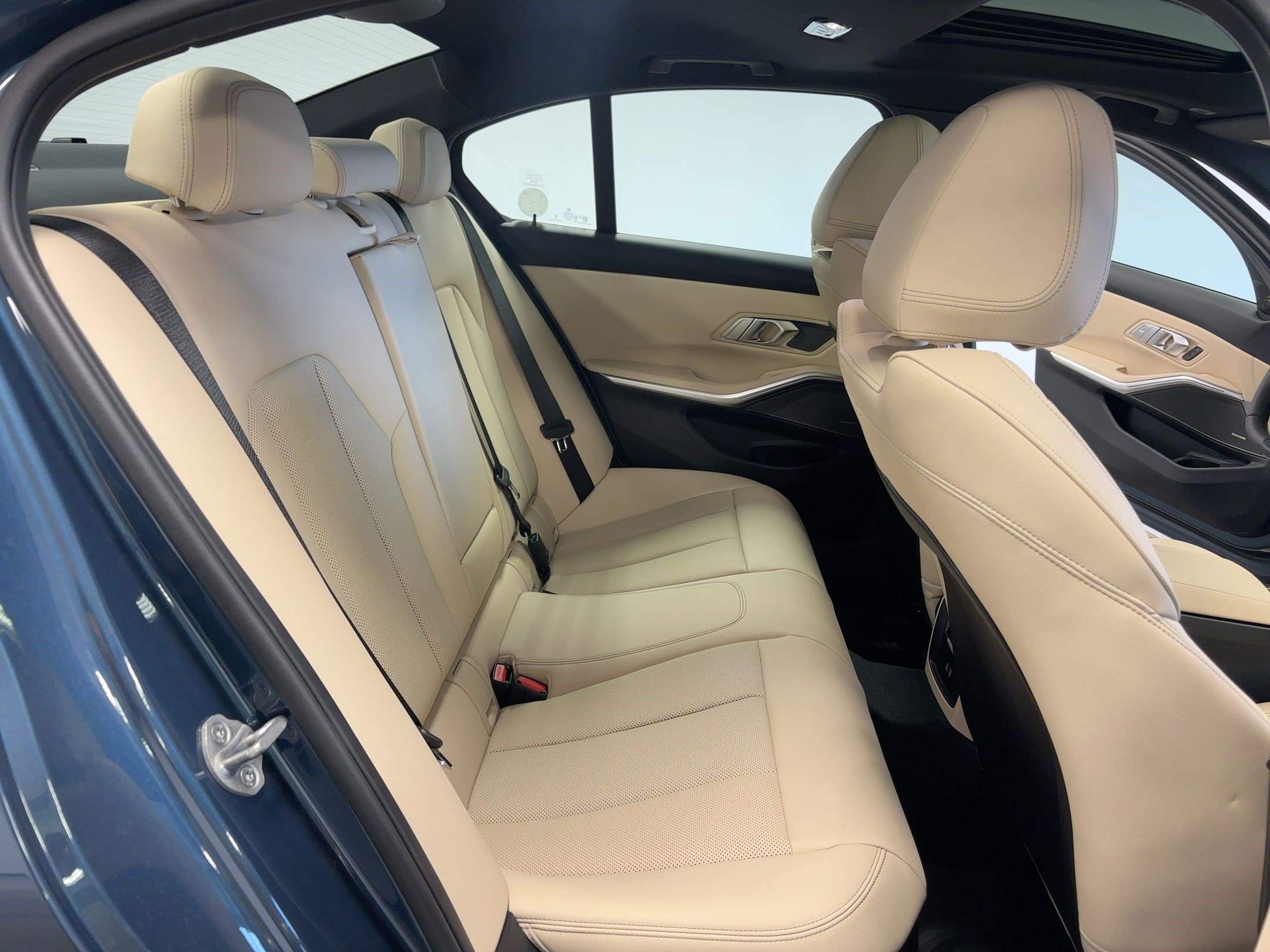 2026 BMW 3 Series 330i - Photo 30