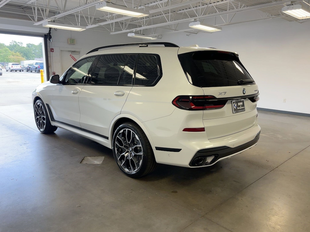 New 2026 BMW X7 xDrive40i SUV
