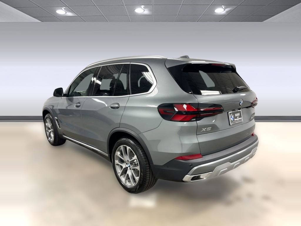 New 2026 BMW X5 sDrive40i SUV