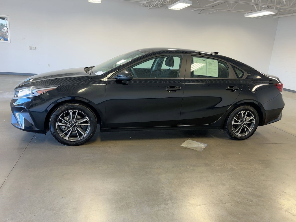 Used 2024 Kia Forte LXS Sedan