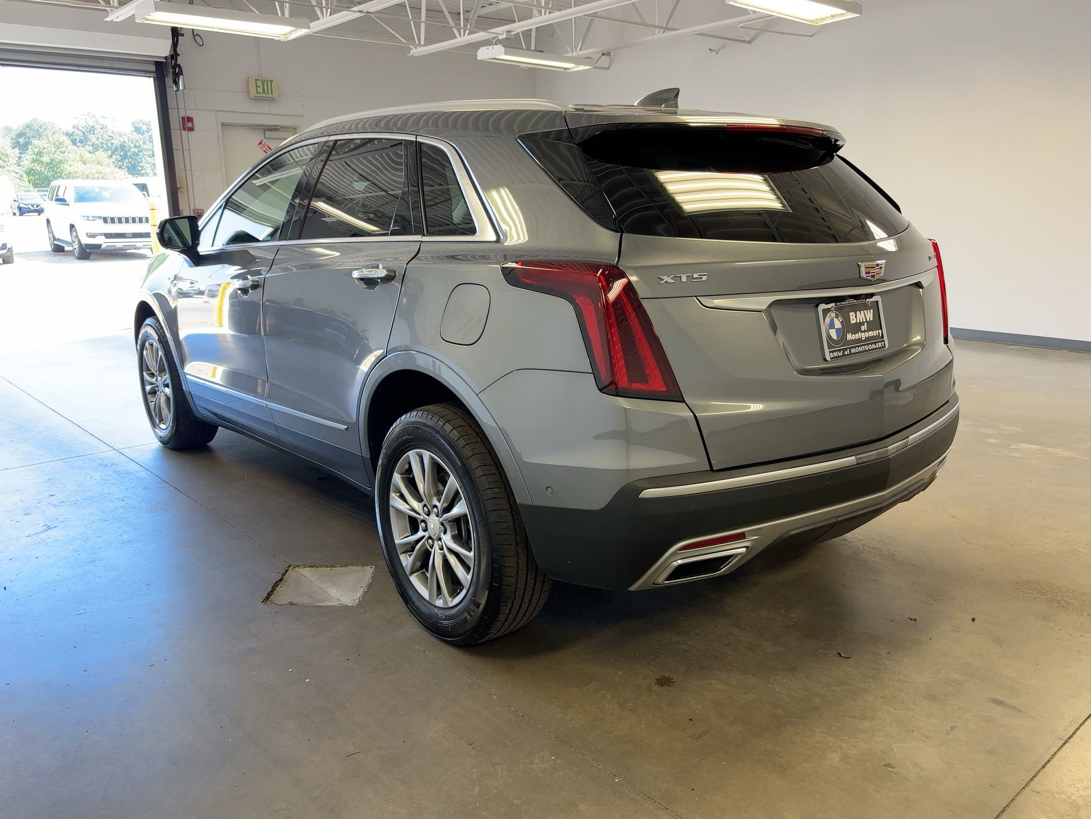 2022 Cadillac XT5 Premium Luxury photo 3