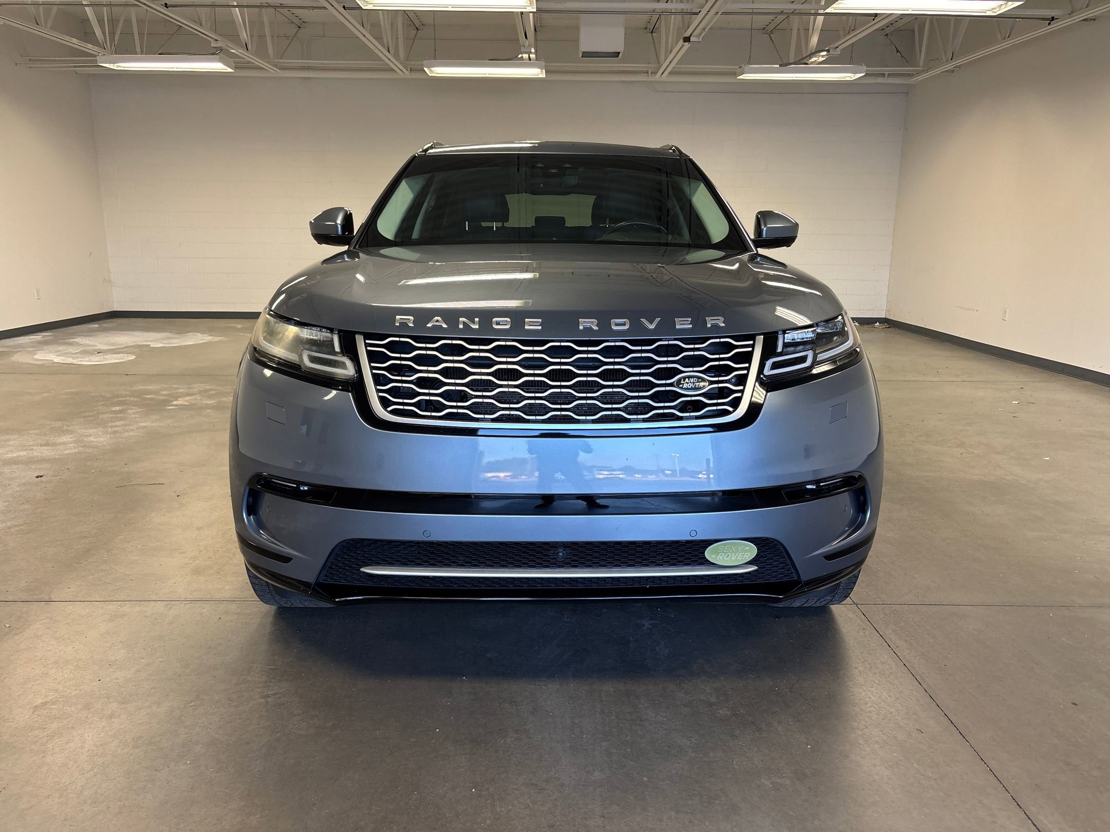 2018 Land Rover Range Rover Velar R-Dynamic SE photo 4
